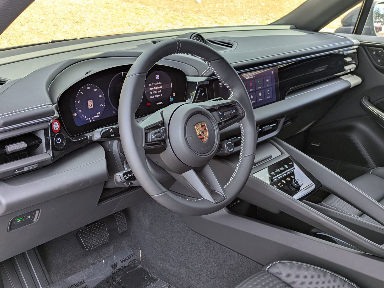 2025 Porsche Macan Electric photo 4