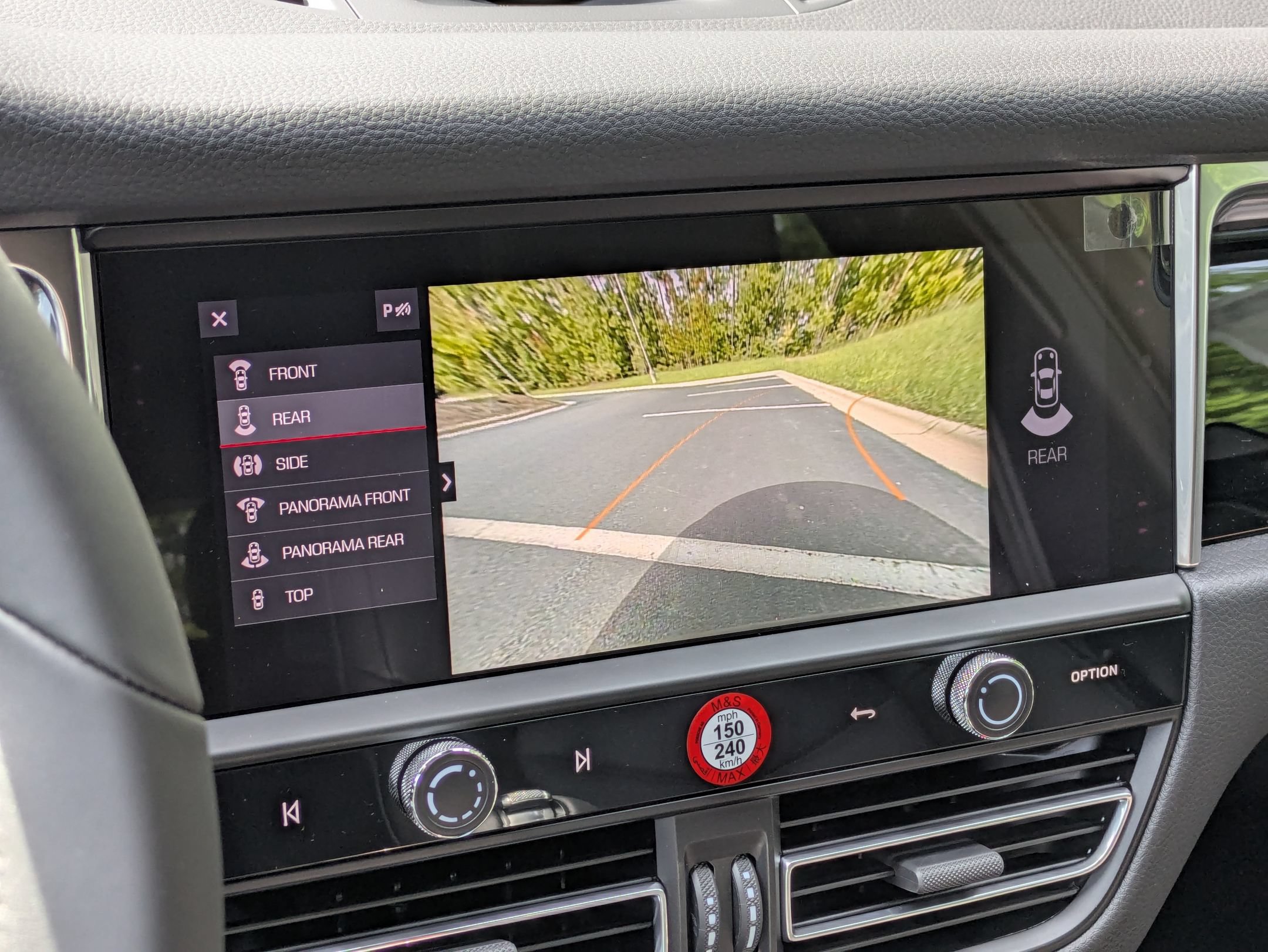 2026 Porsche Macan T - Photo 17