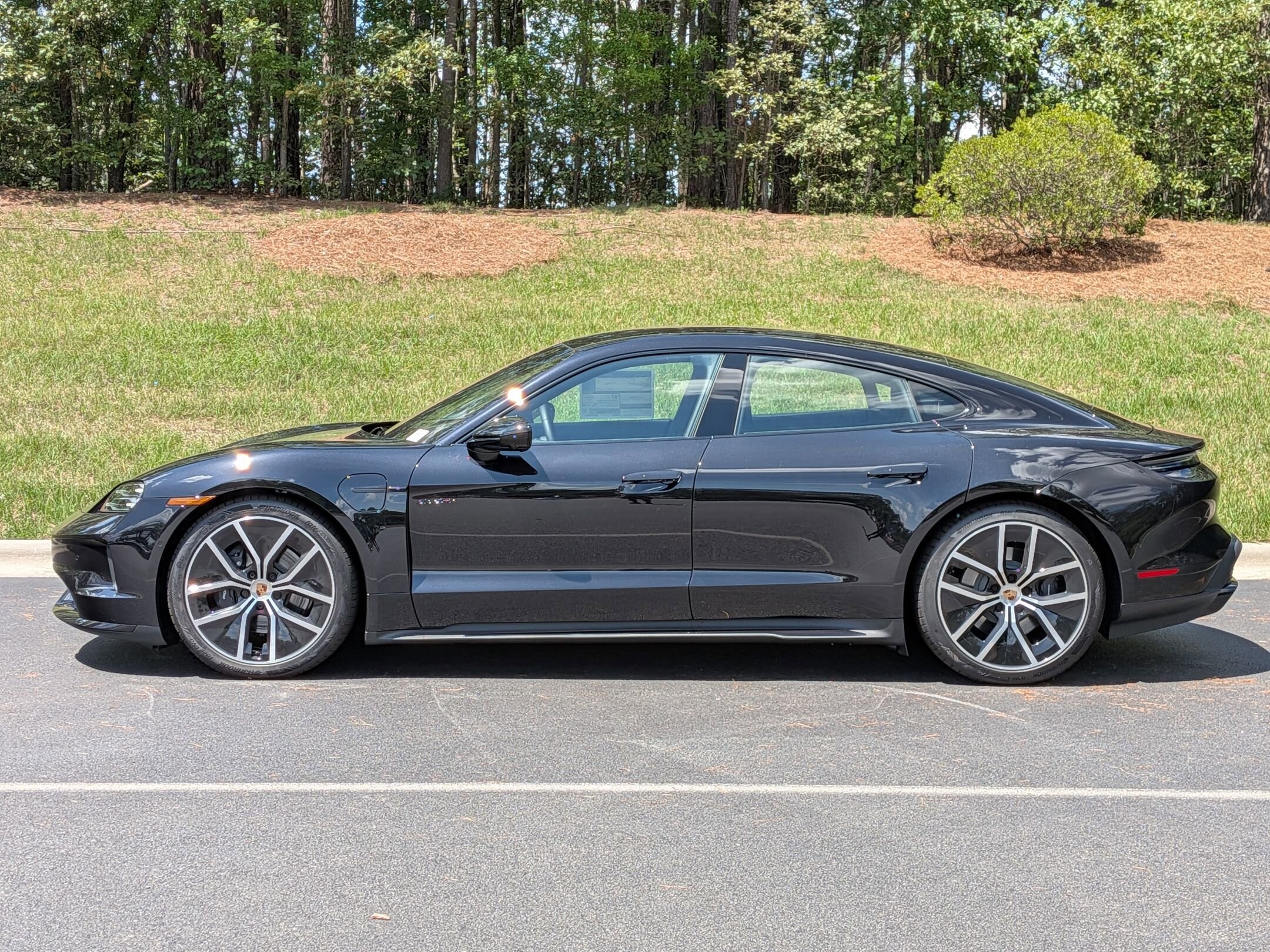 Porsche Taycan 4 Black Edition