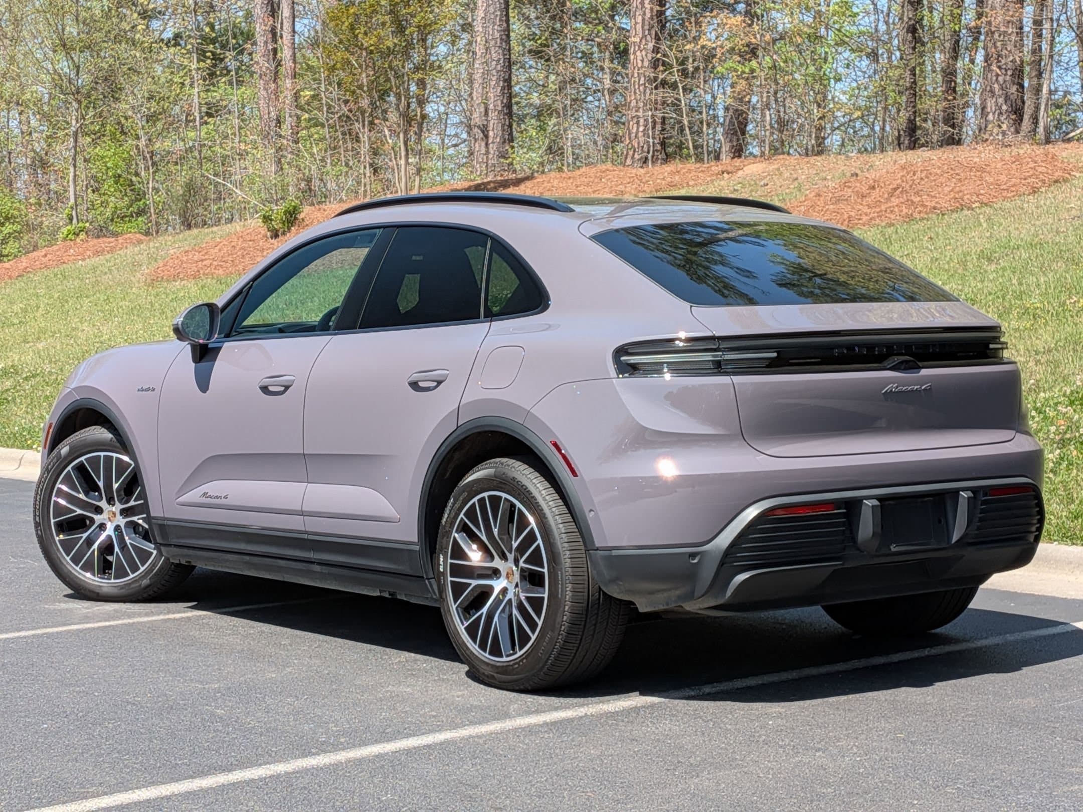 2025 Porsche Macan Electric 4 photo 2