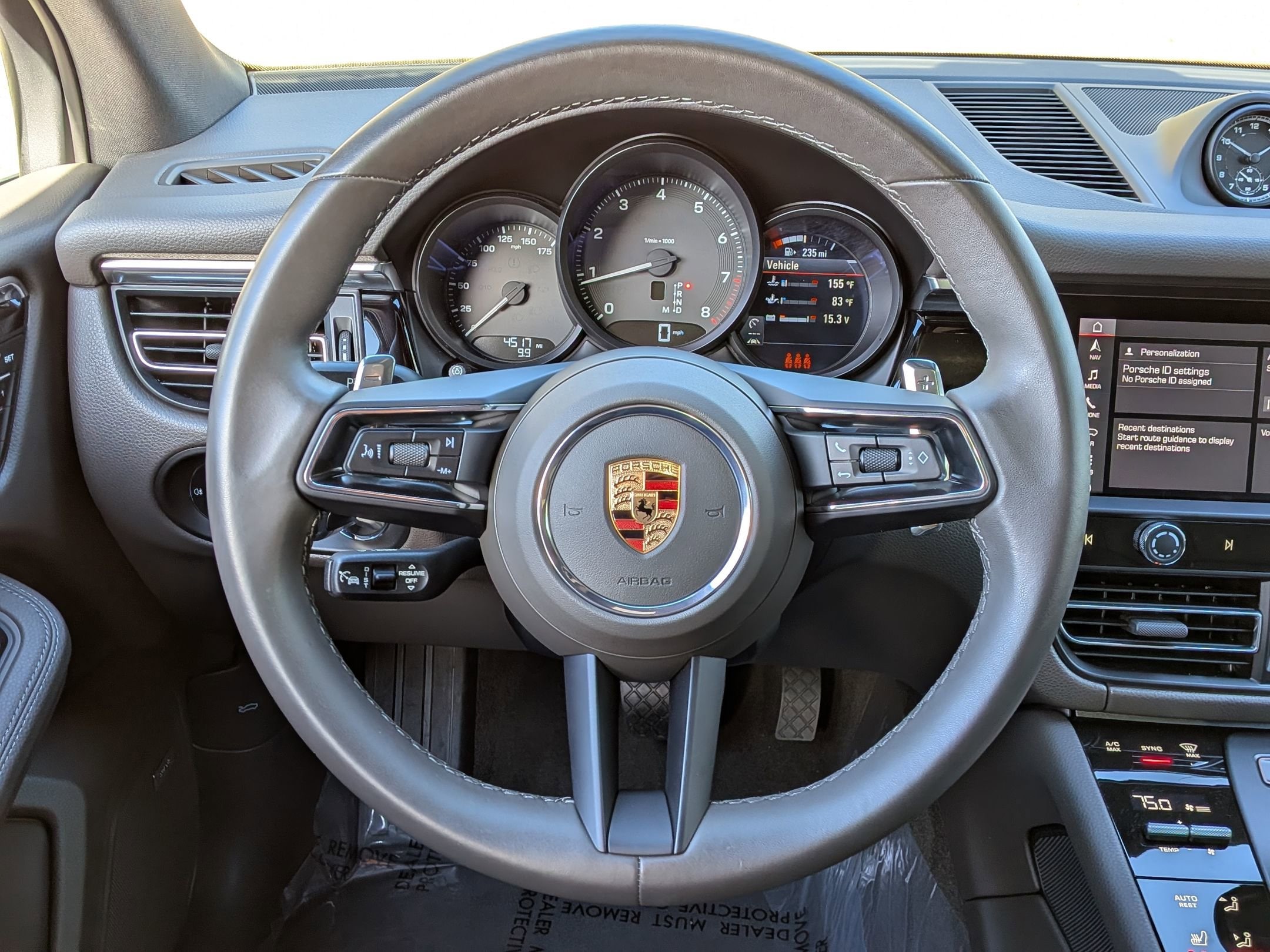 2025 Porsche Macan photo 3