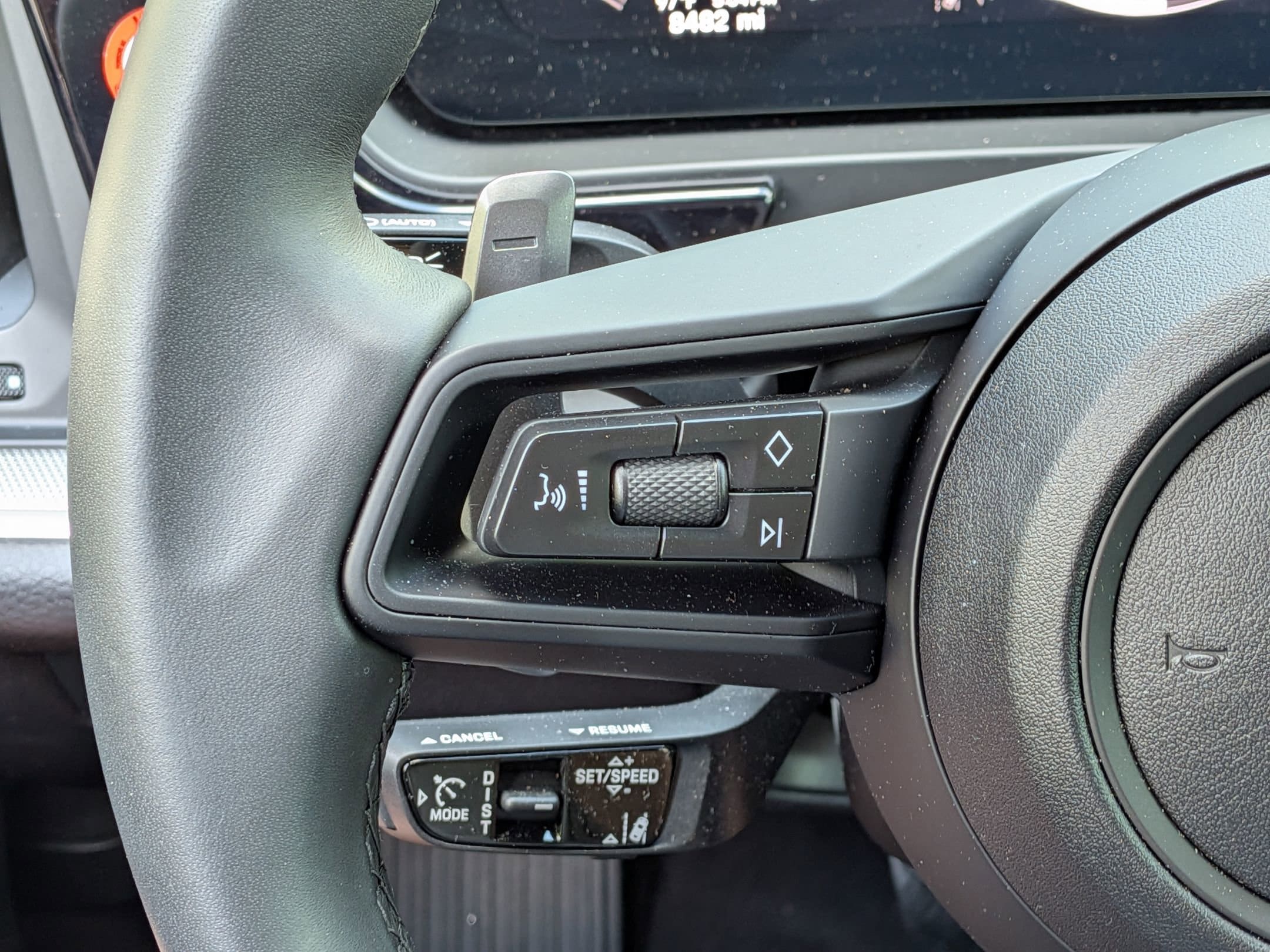 2025 Porsche Cayenne photo 3