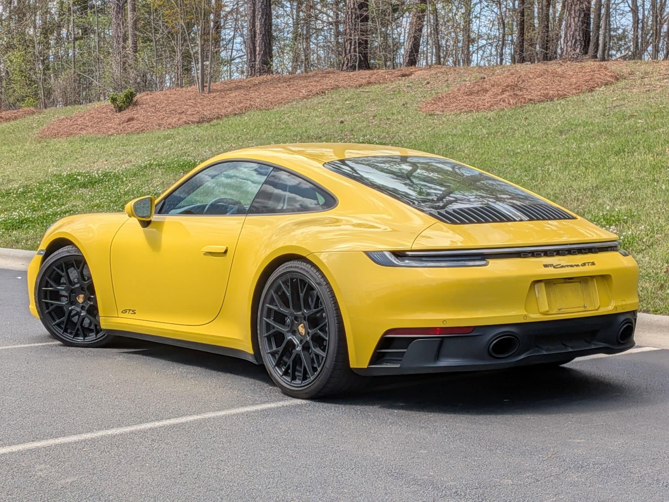 2023 Porsche 911 Carrera GTS photo 2