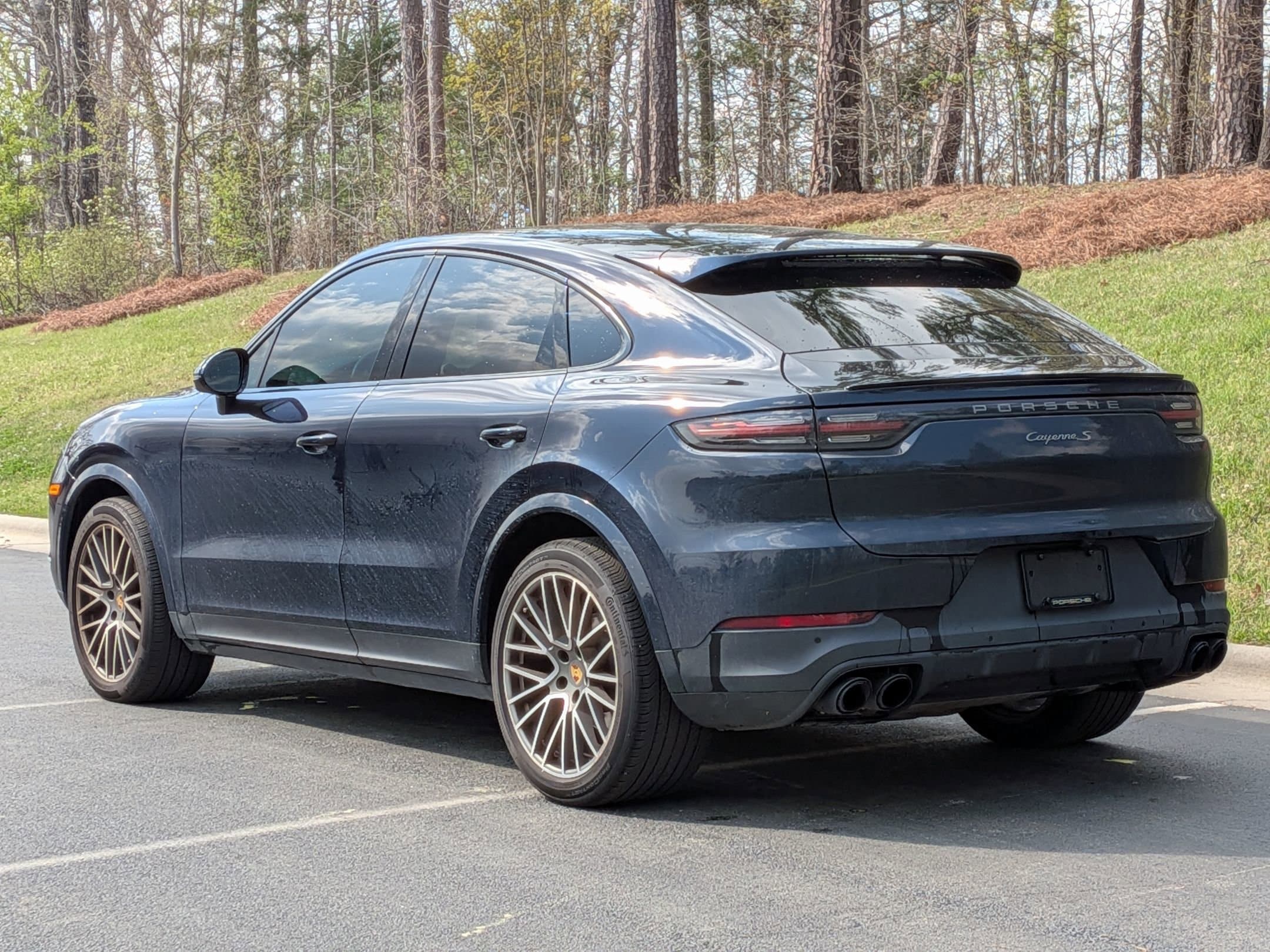 2023 Porsche Cayenne S Platinum Edition Coupe photo 2