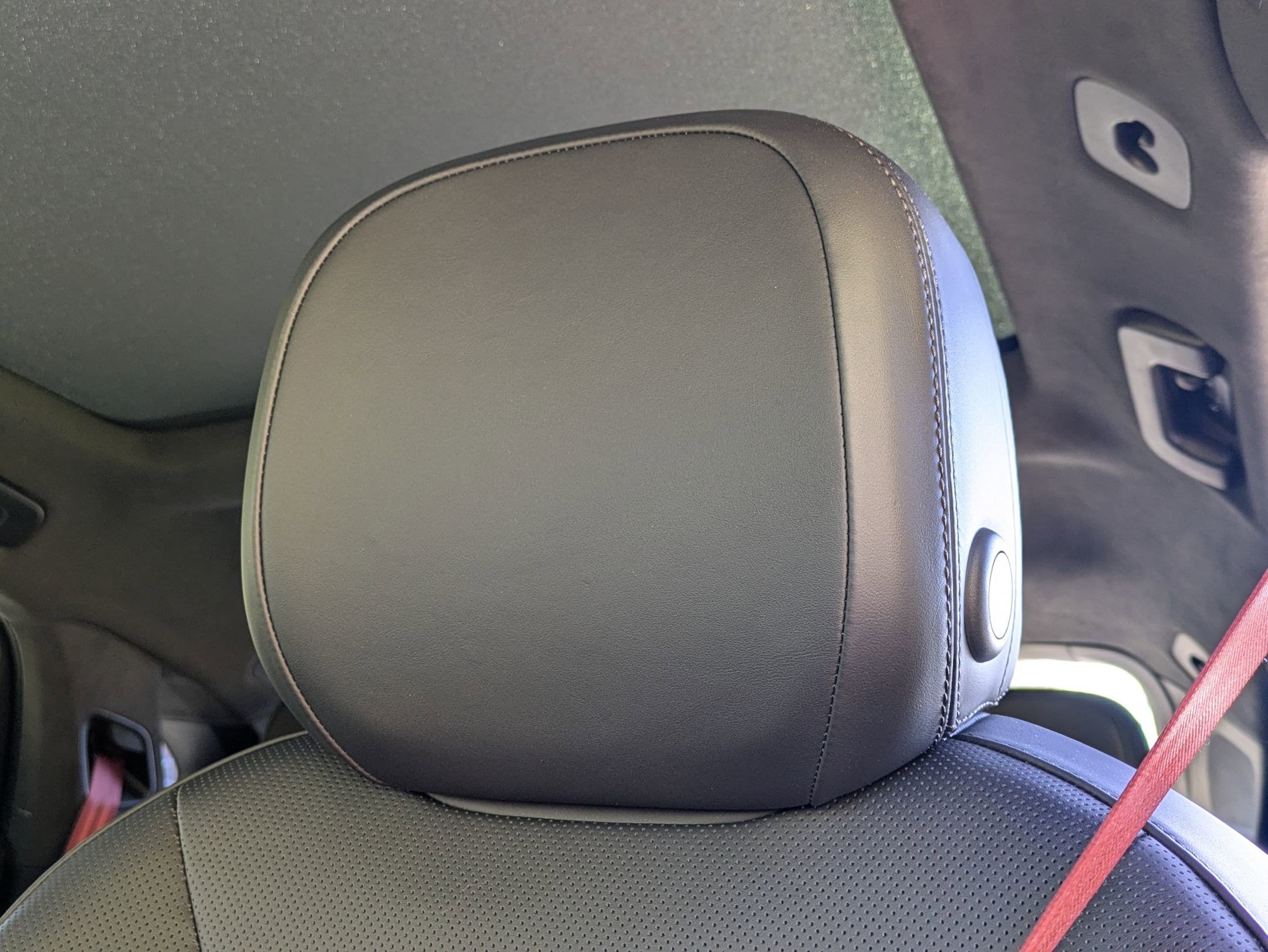 2025 Porsche Cayenne GTS Coupe photo 5