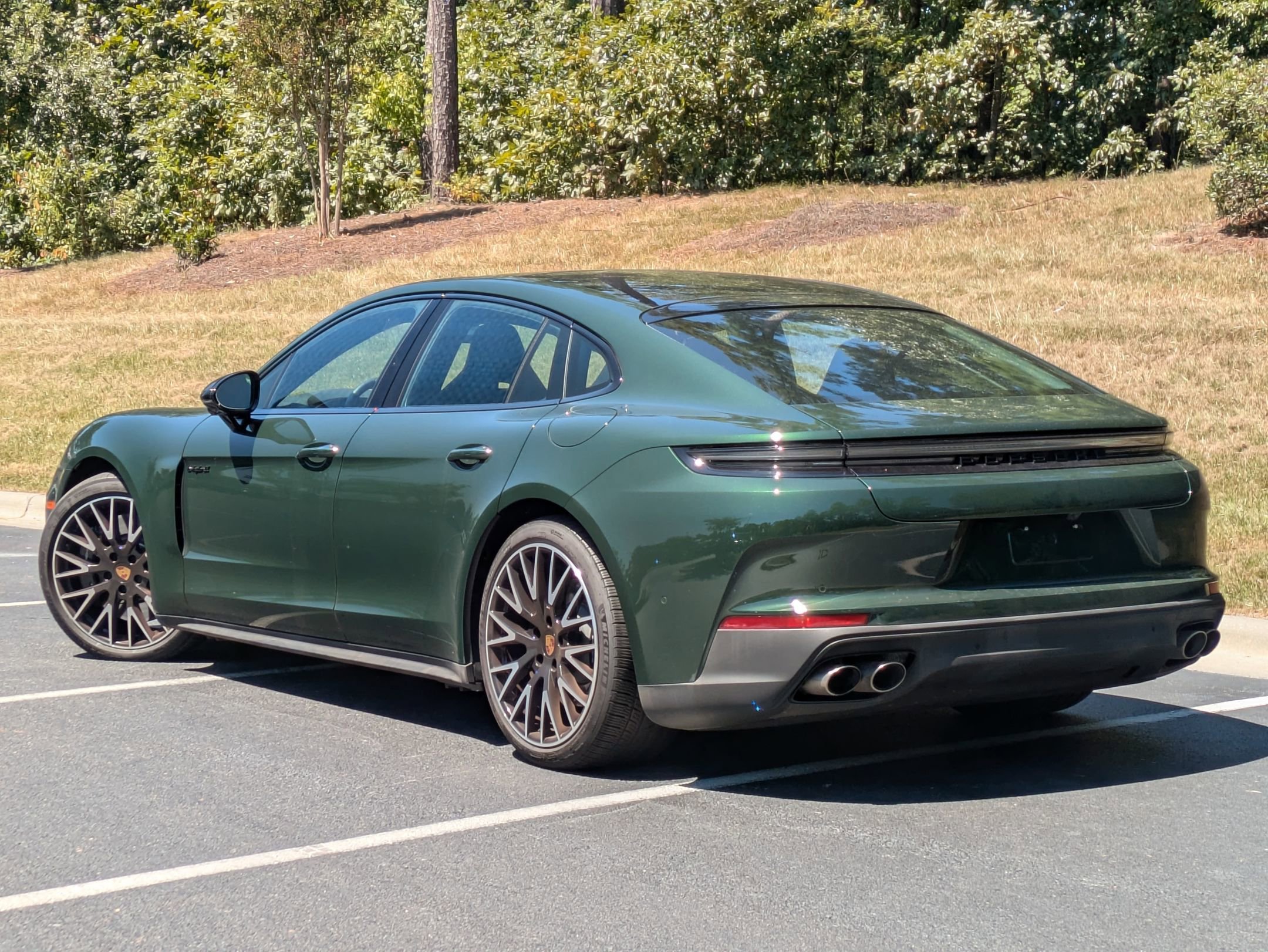 2025 Porsche Panamera 4S E-Hybrid photo 3