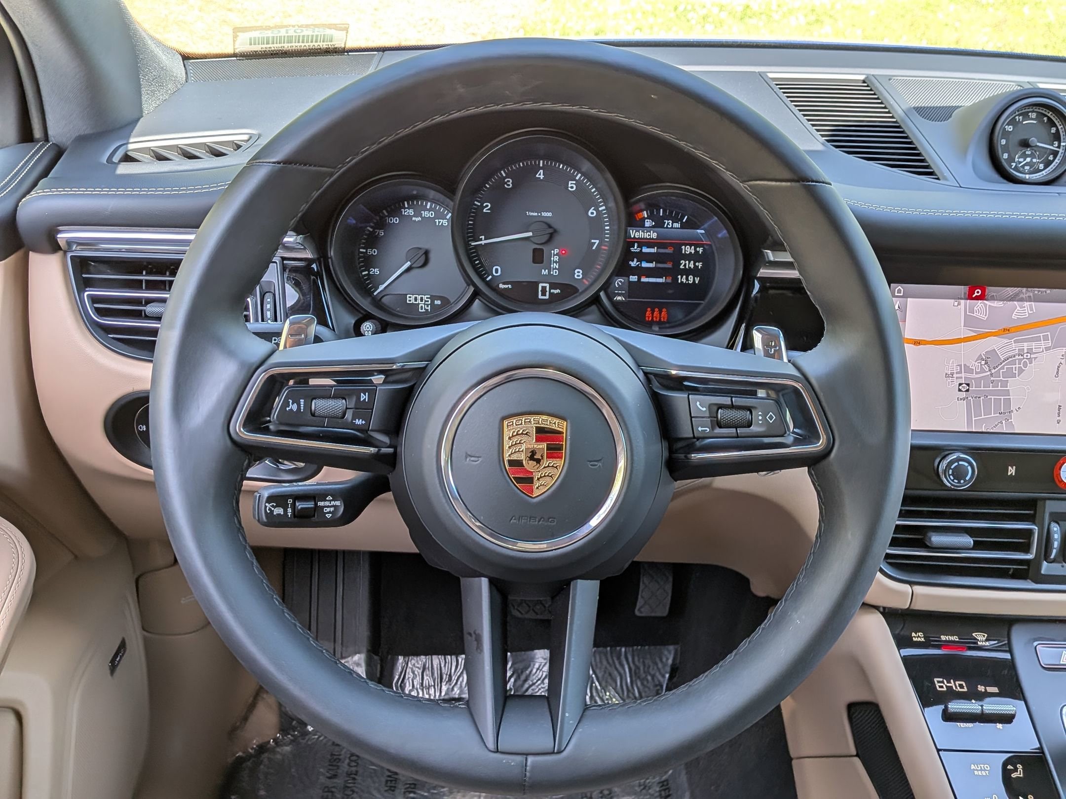 2025 Porsche Macan photo 3