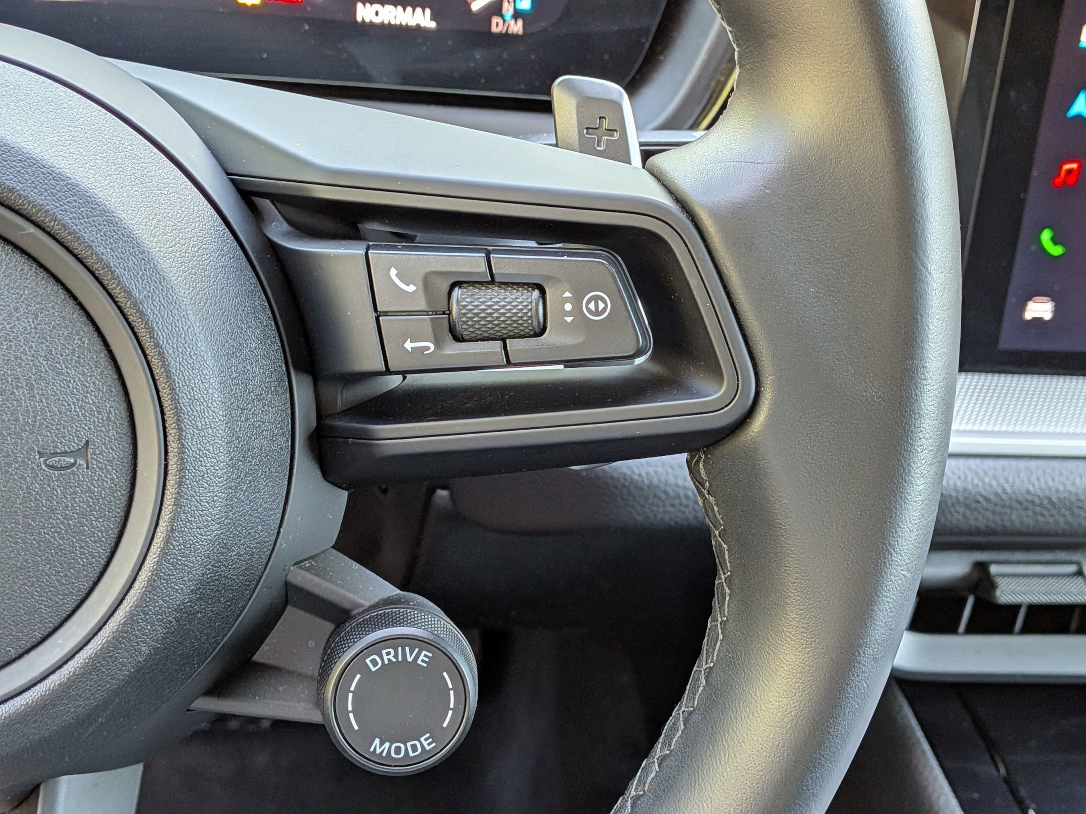2024 Porsche Cayenne photo 3