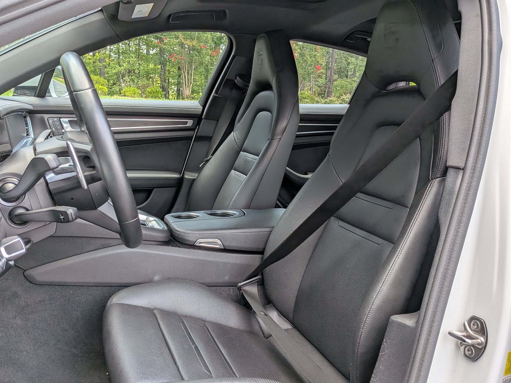 Porsche Panamera 4 E-Hybrid Platinum Edition