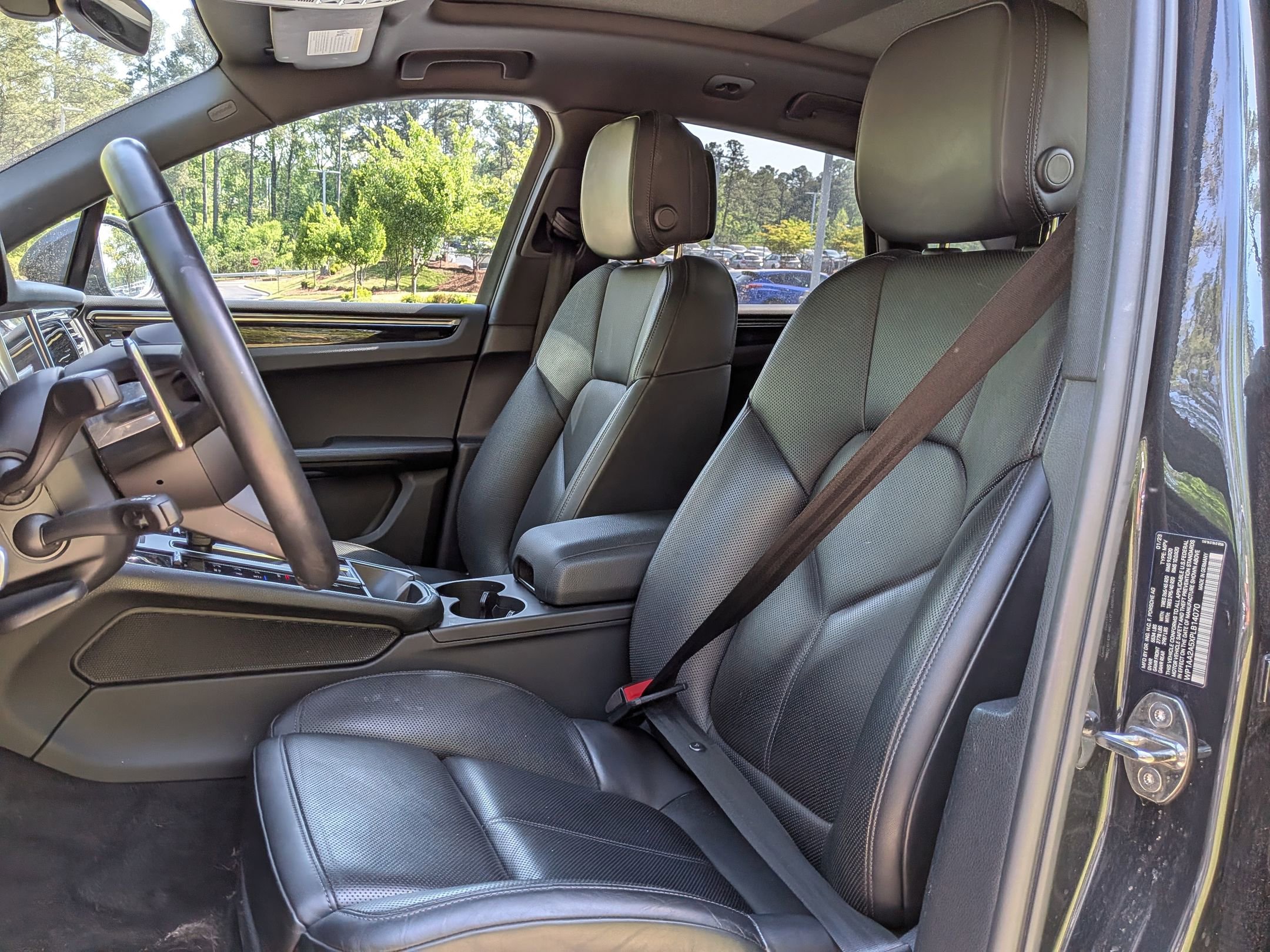 2023 Porsche Macan photo 4