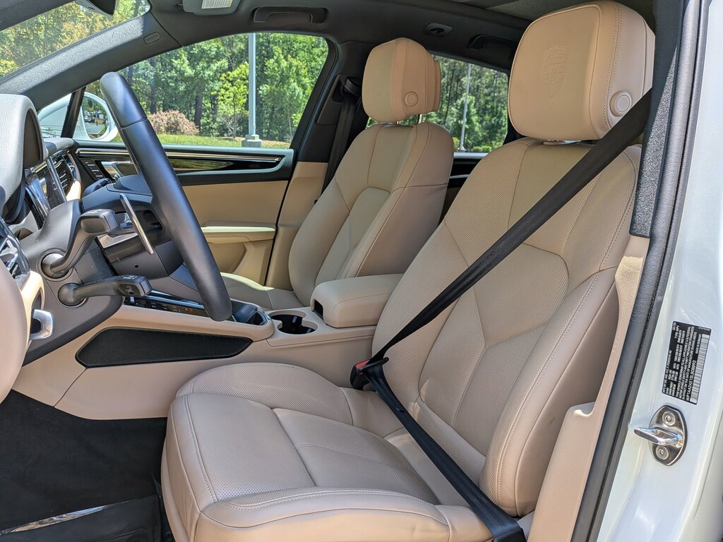 Certified 2025 Porsche Macan SUV