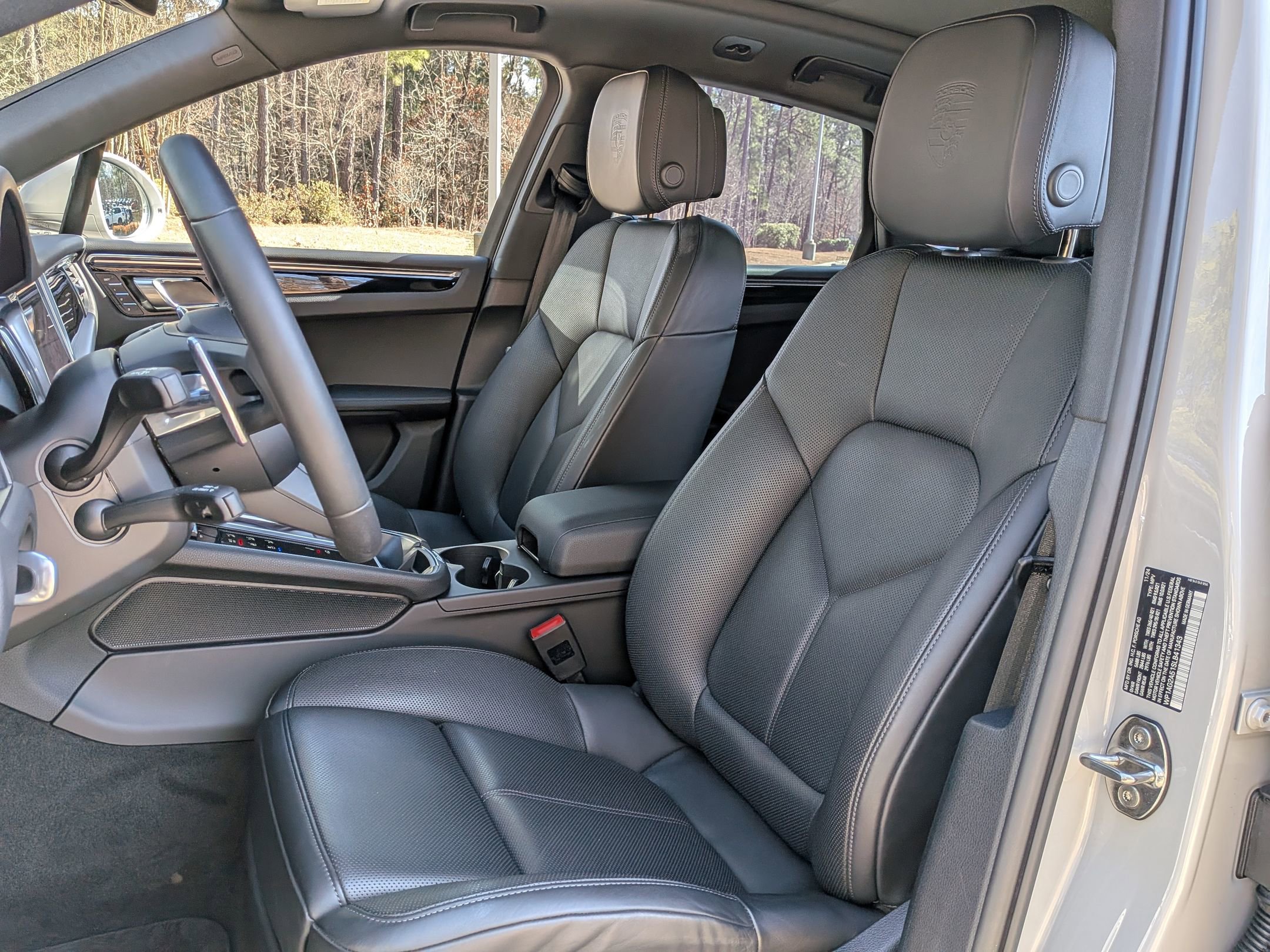 2025 Porsche Macan S photo 4