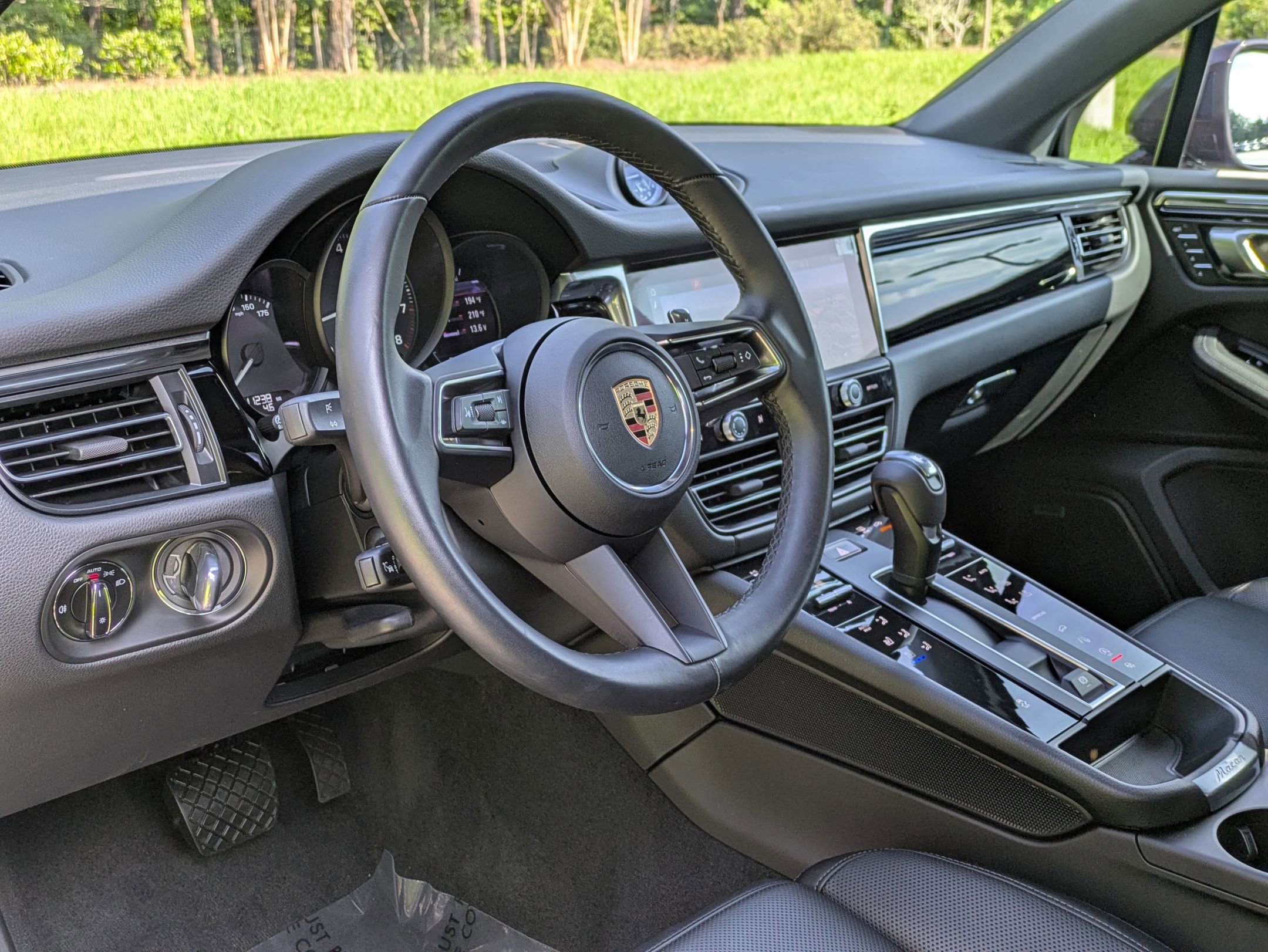 2024 Porsche Macan photo 4