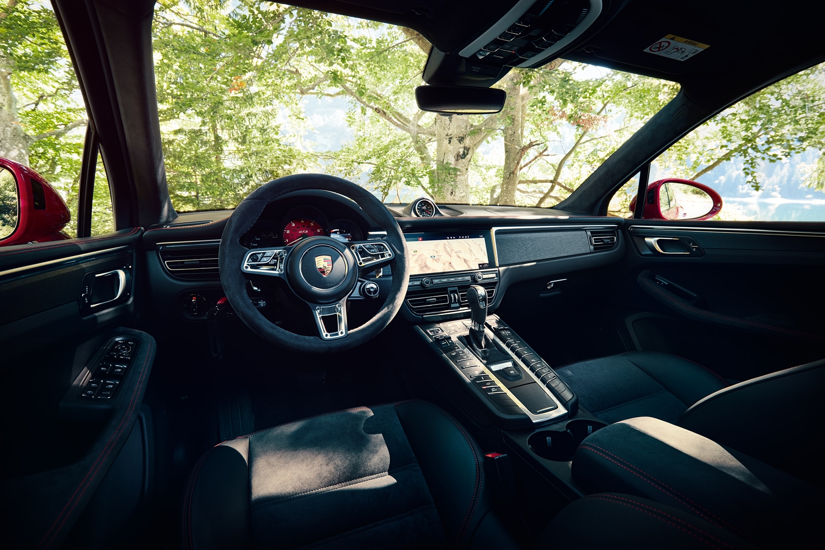 2025 Porsche Macan Interior