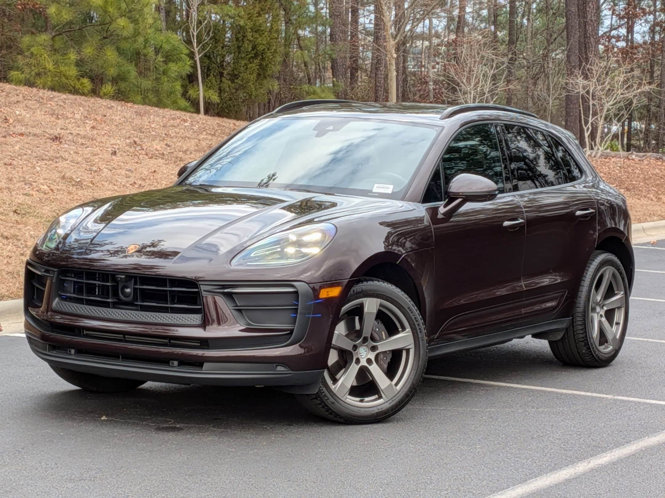 2025 Porsche Macan's photo