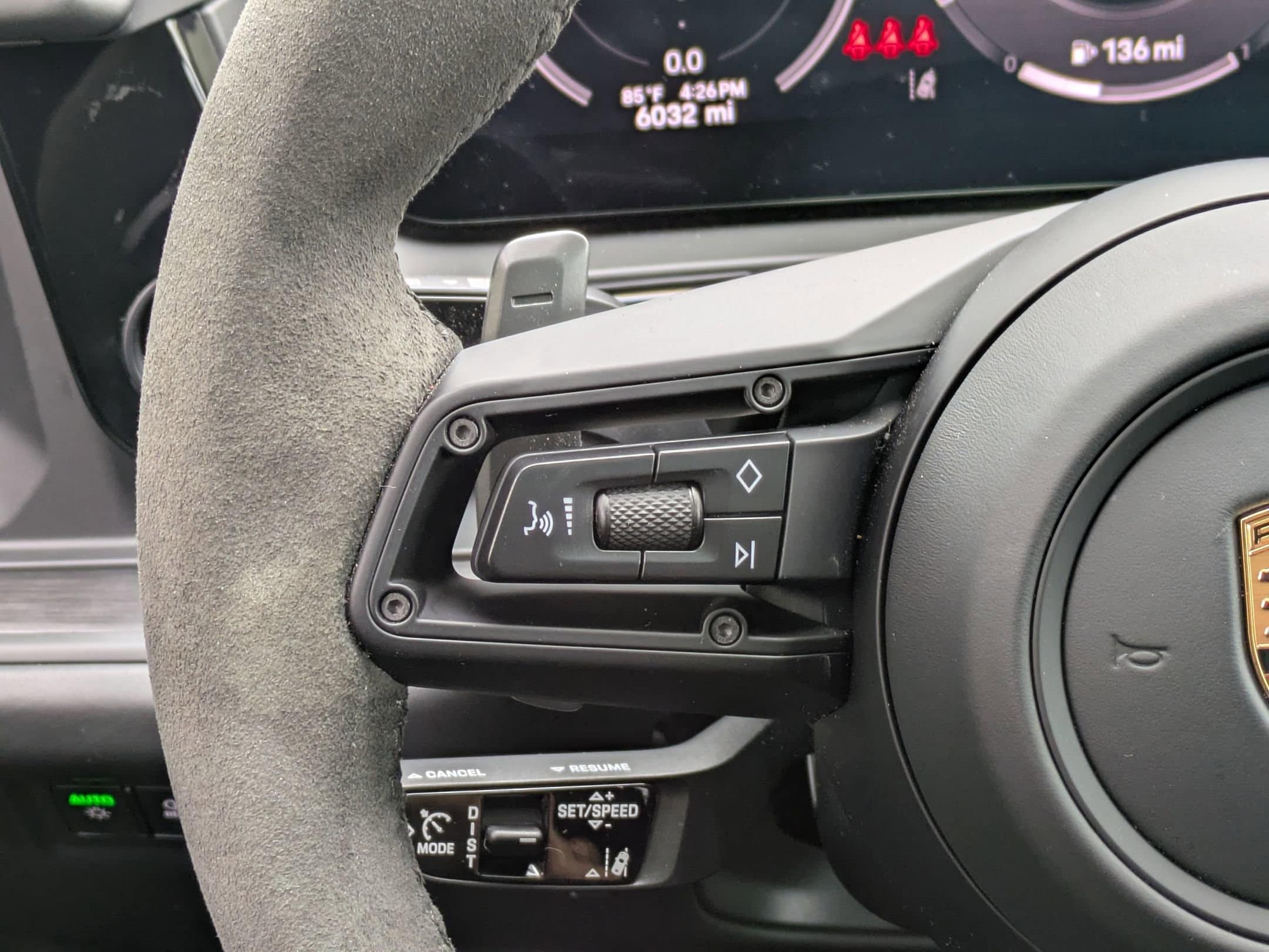 2025 Porsche Cayenne GTS photo 6