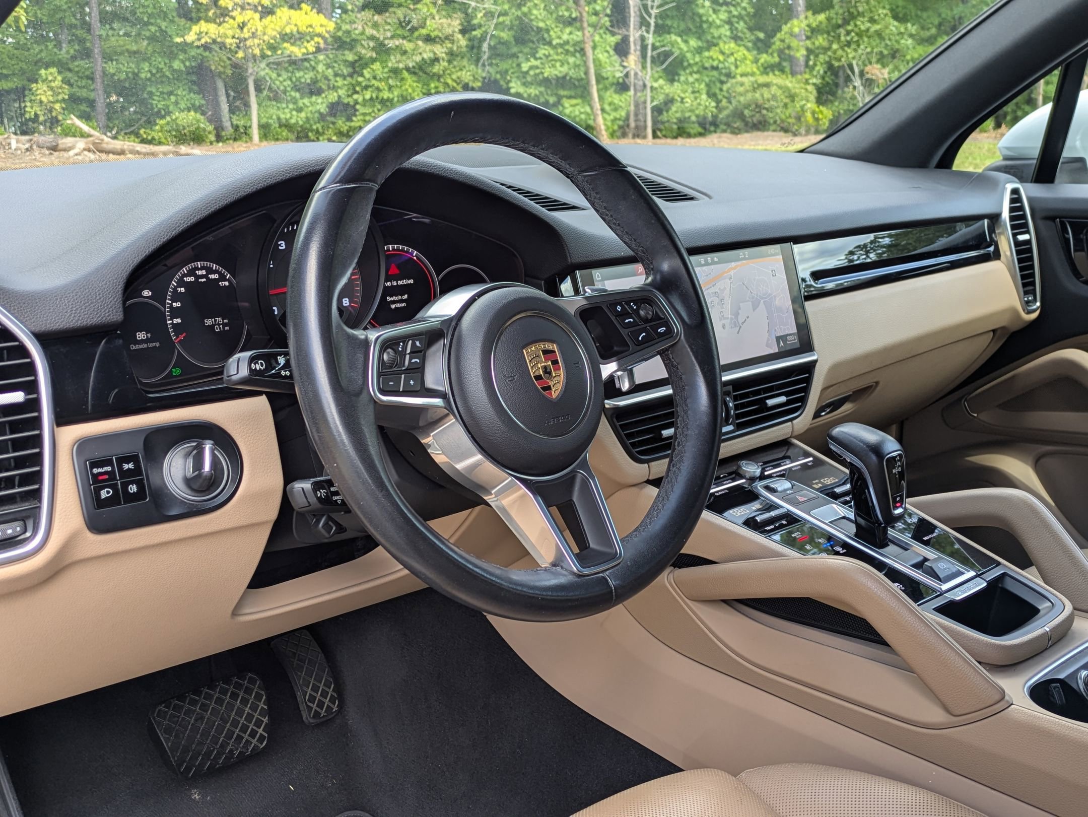 2020 Porsche Cayenne photo 3