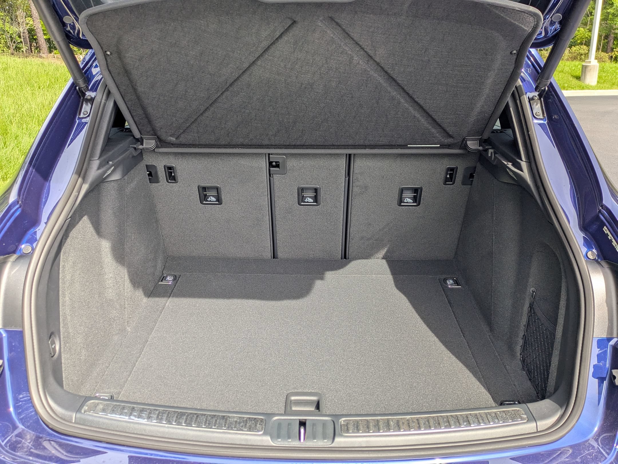 2026 Porsche Macan T - Photo 26
