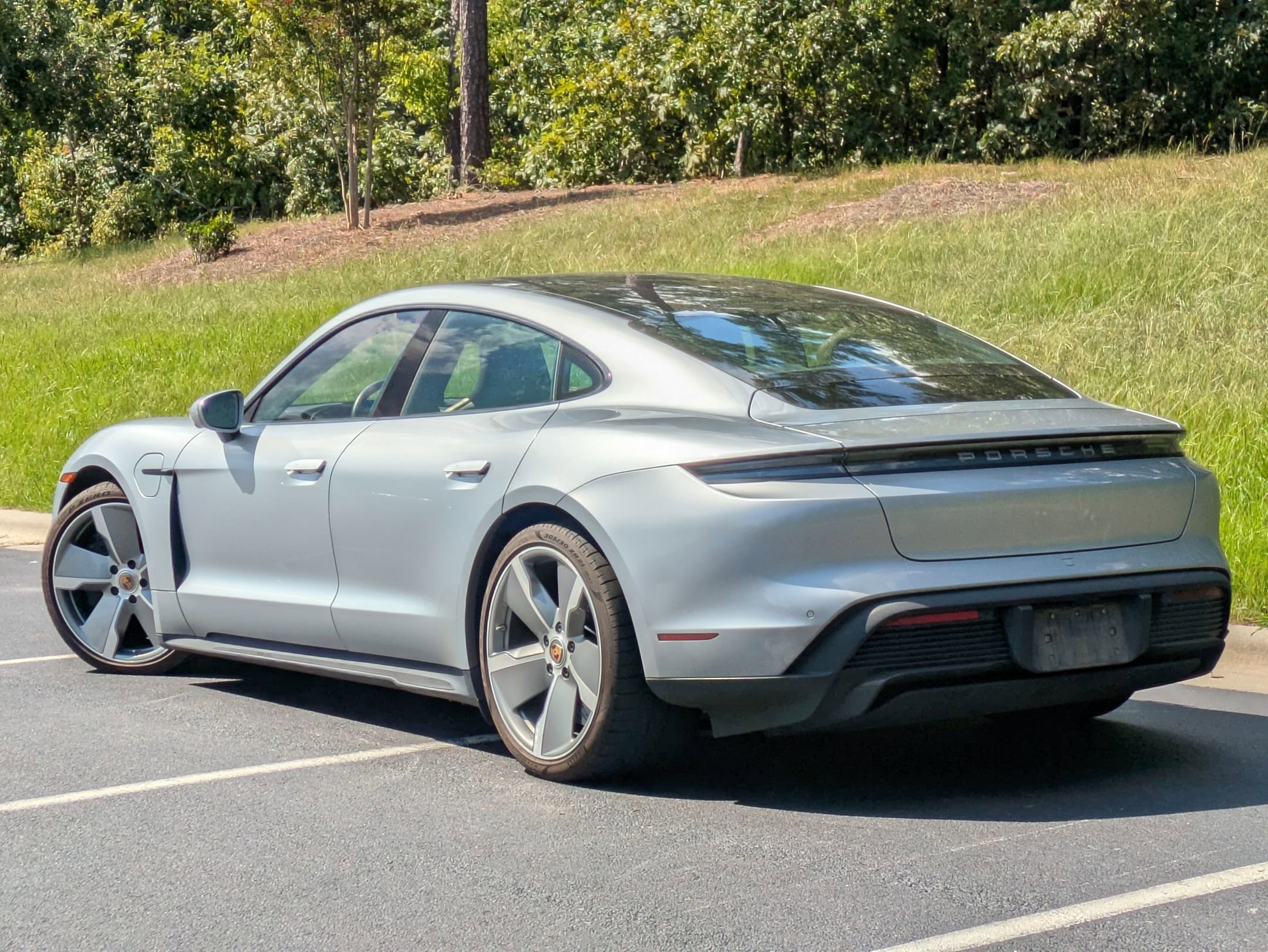 2021 Porsche Taycan Turbo S photo 3