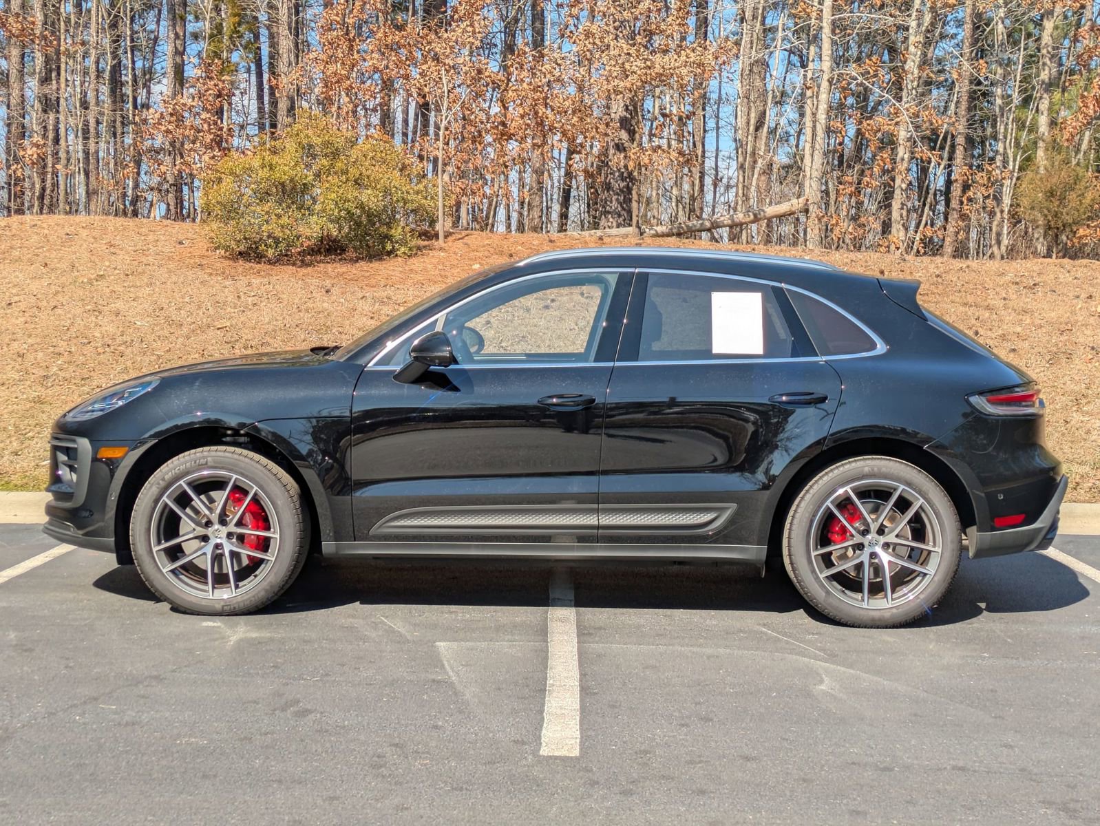 2024 Porsche Macan S photo 2