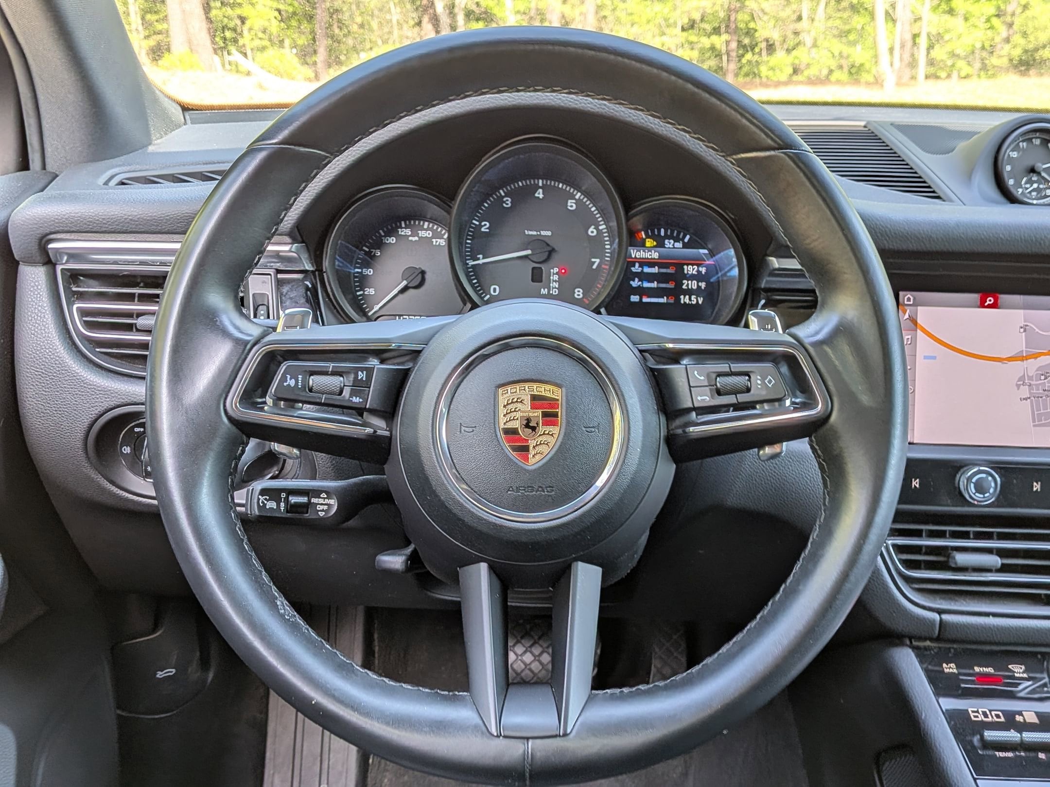 2023 Porsche Macan photo 6