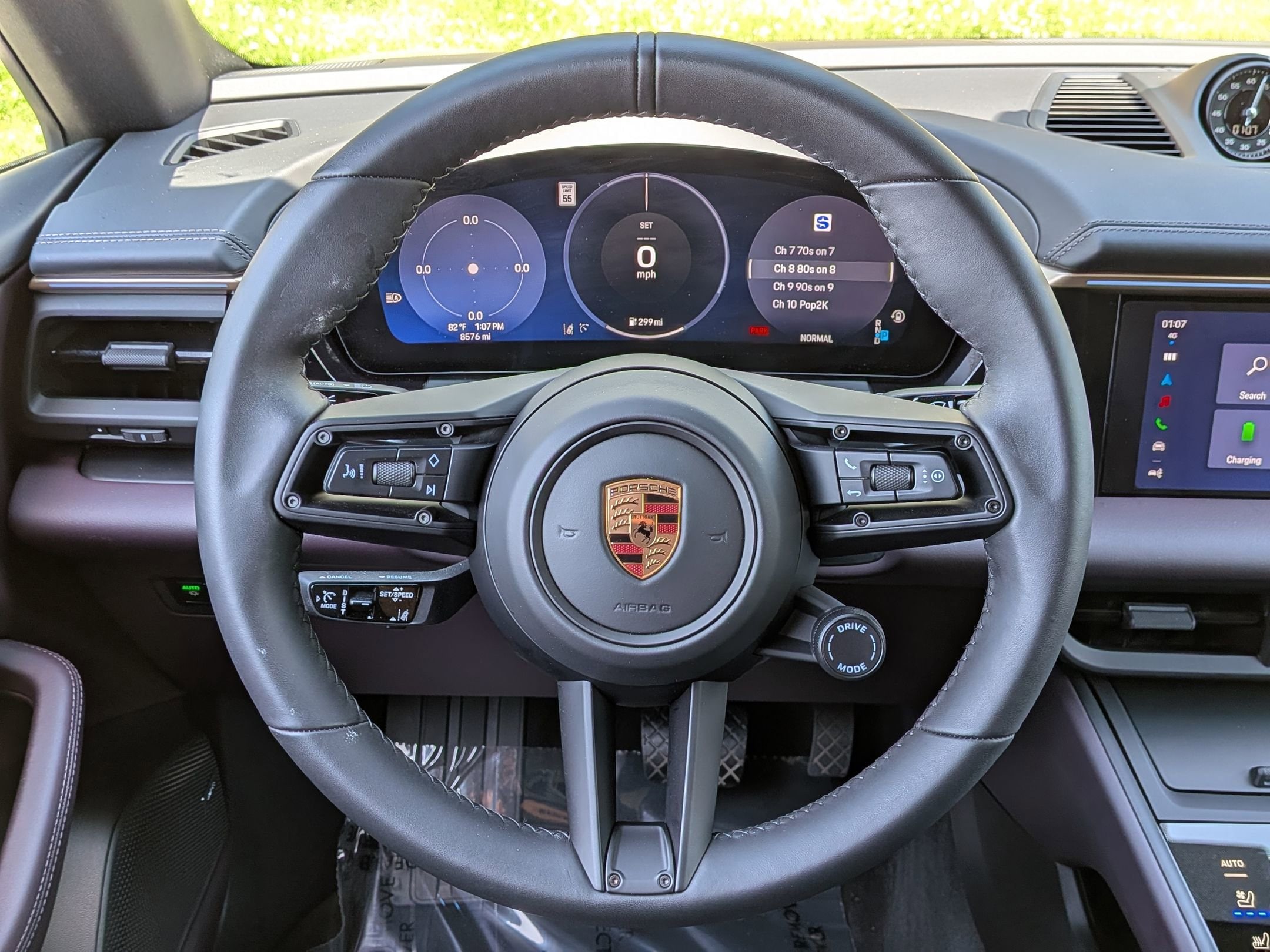 2025 Porsche Macan Electric 4 photo 3