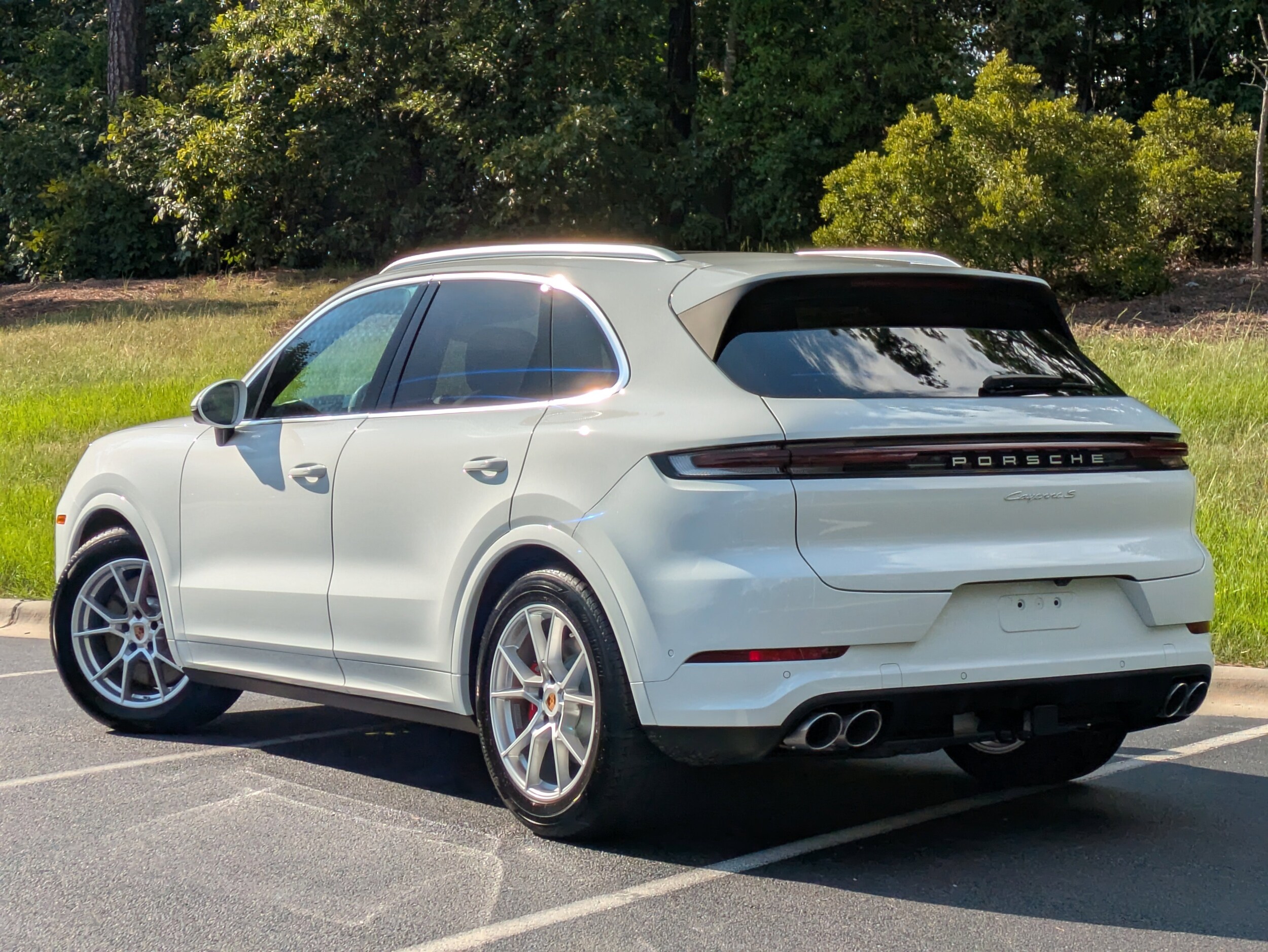 2025 Porsche Cayenne S photo 2