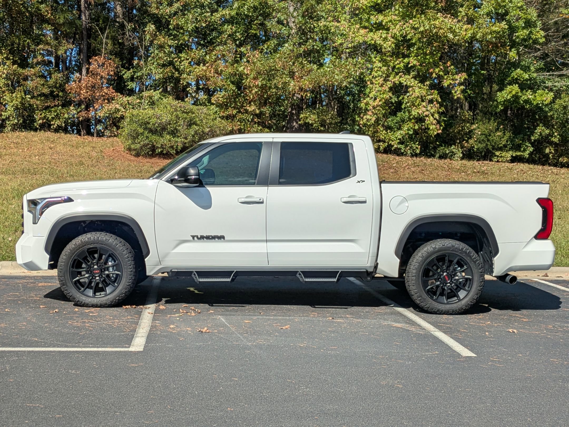 2024 Toyota Tundra SR5 photo 2