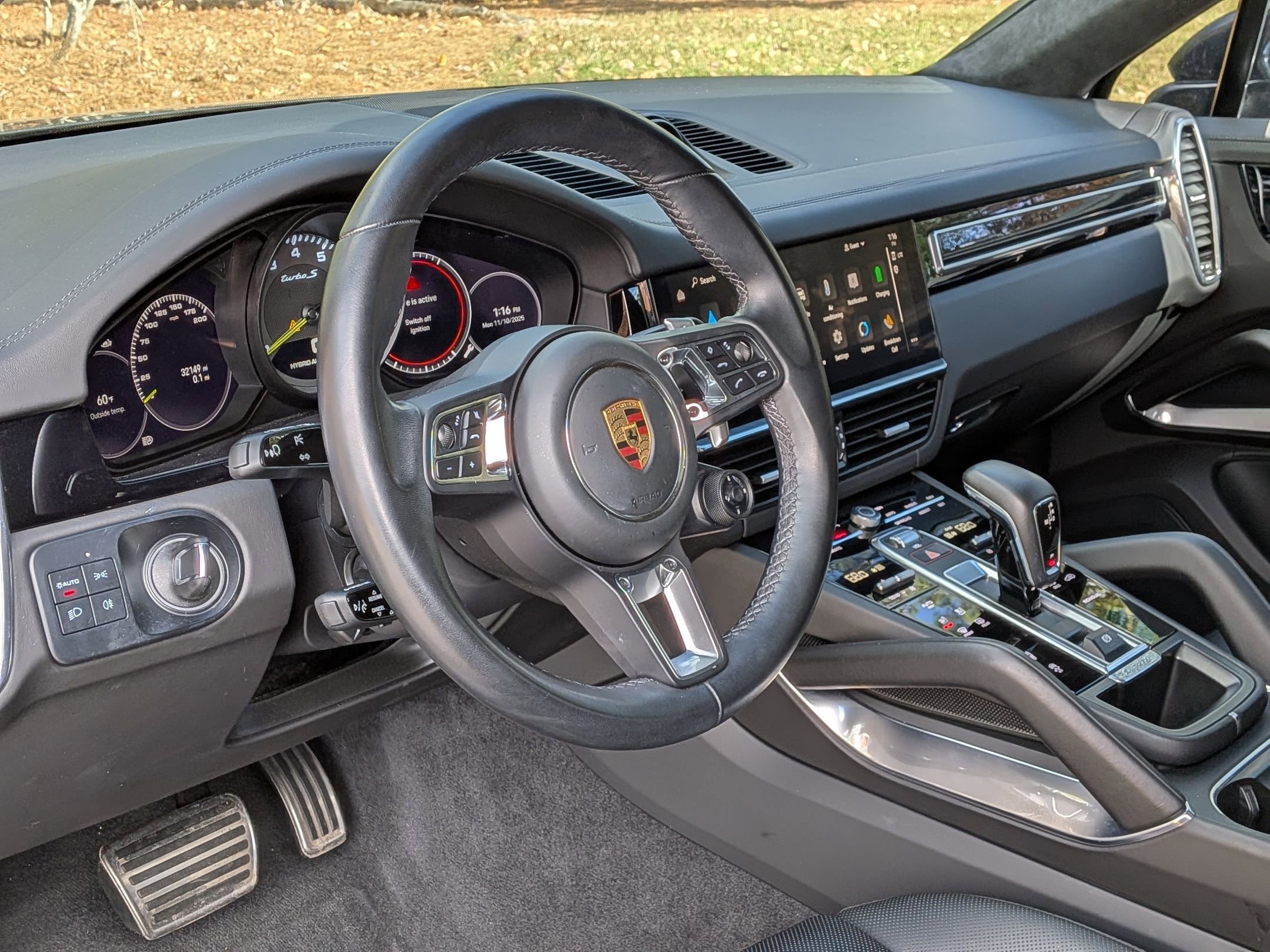 2022 Porsche Cayenne Turbo S E-Hybrid Coupe photo 4