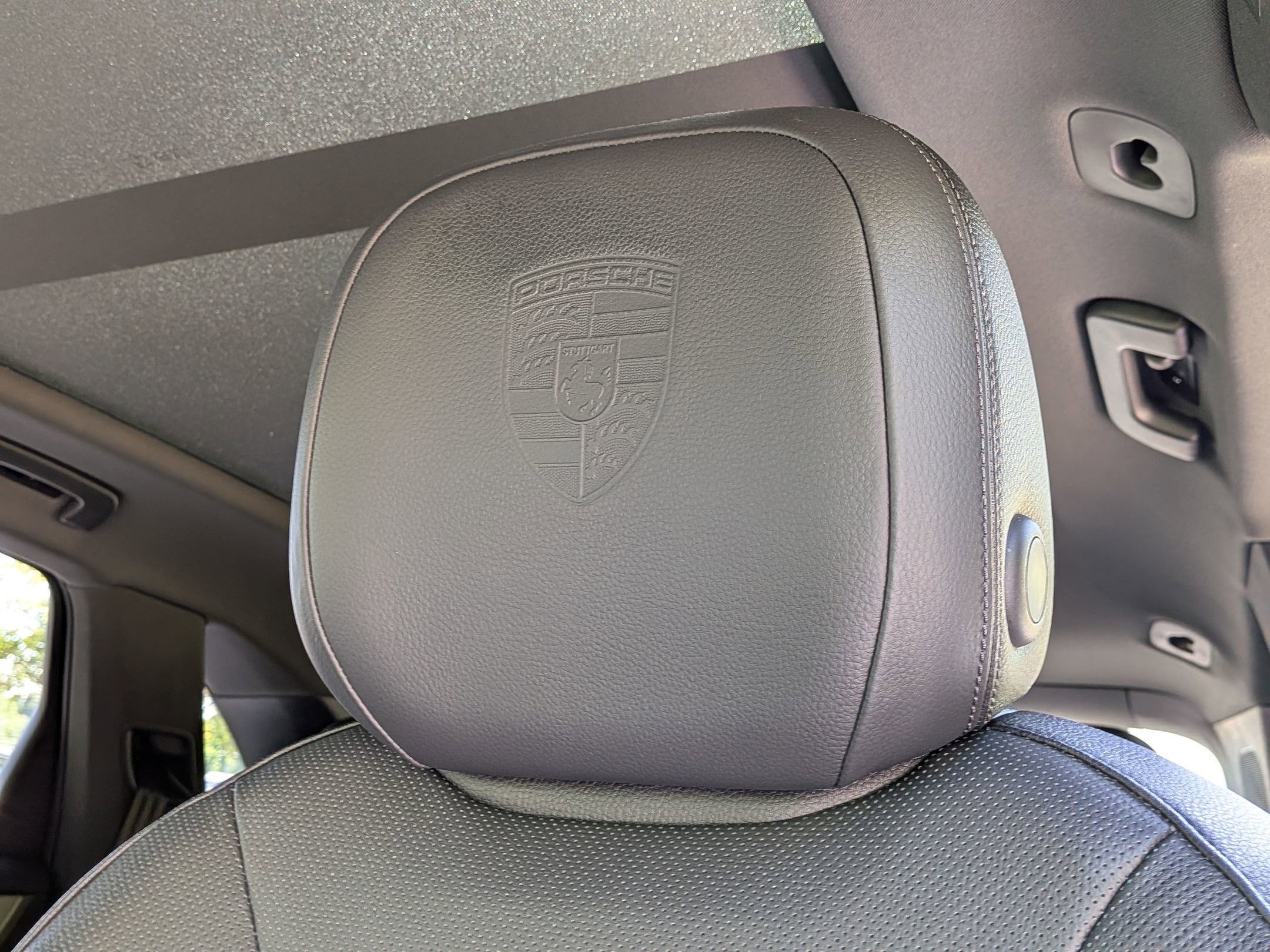 2024 Porsche Cayenne photo 4
