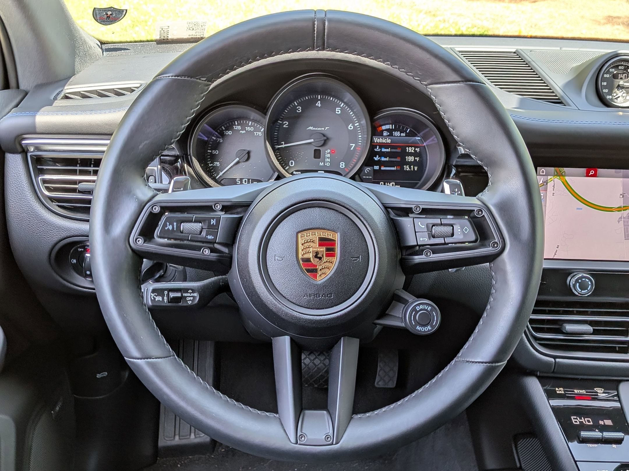 2025 Porsche Macan T photo 6