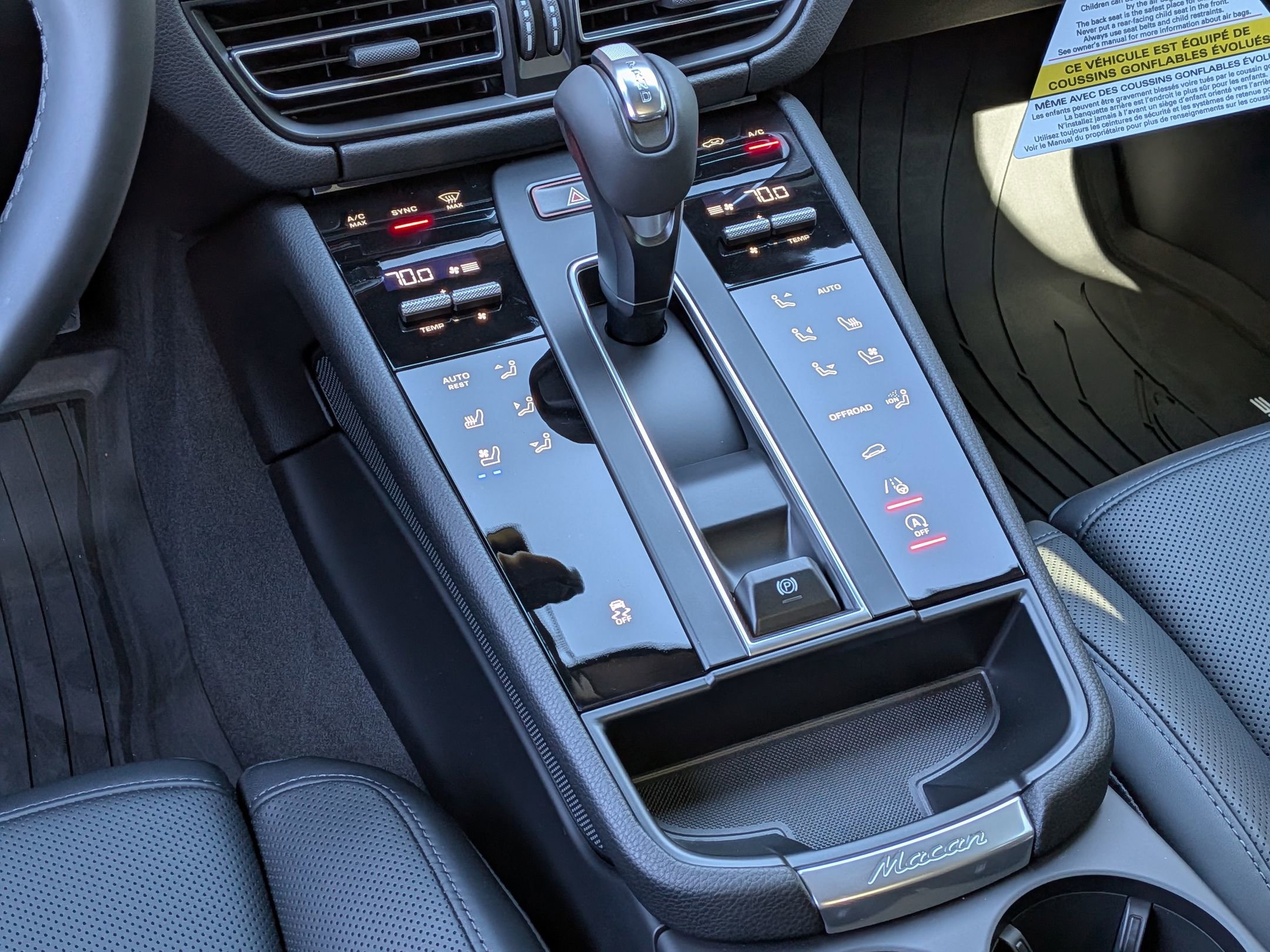 2026 Porsche Macan T - Photo 18