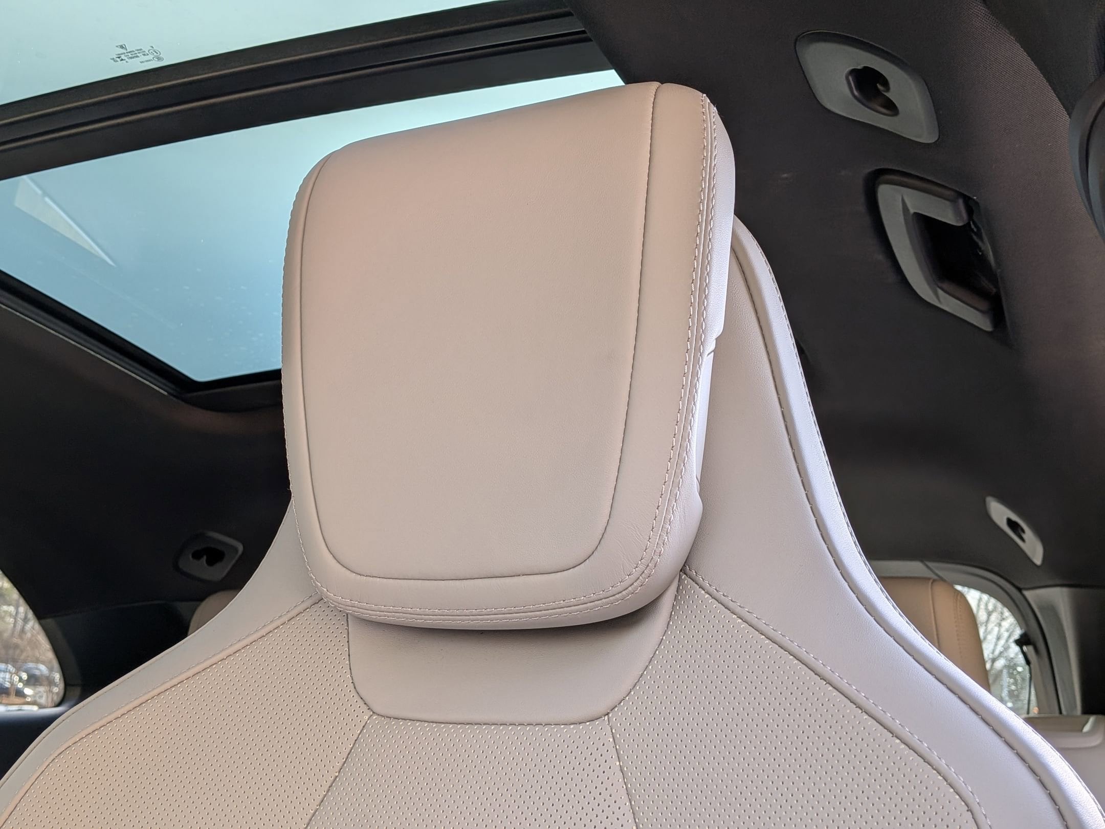 2025 Porsche Macan Electric 4S photo 5