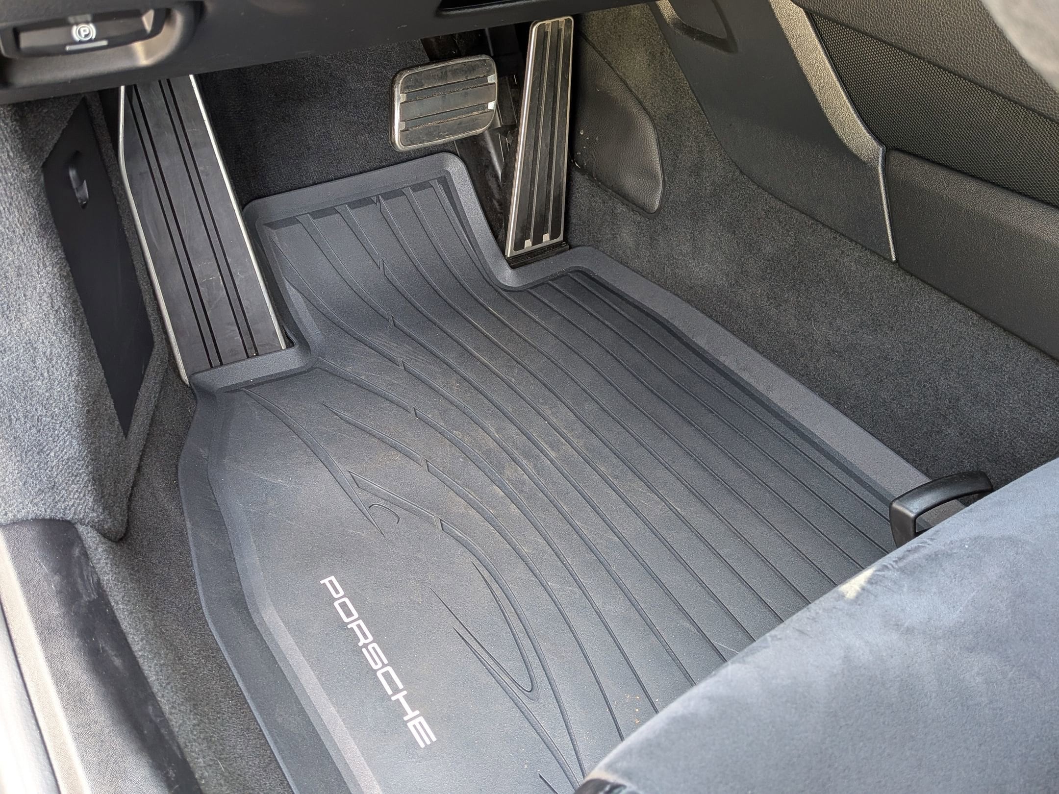 2019 Porsche 911 Carrera 4 GTS photo 6