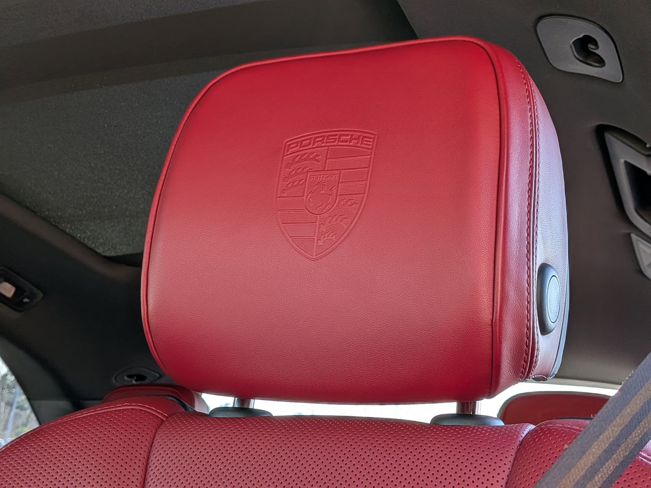 2025 Porsche Macan photo 5