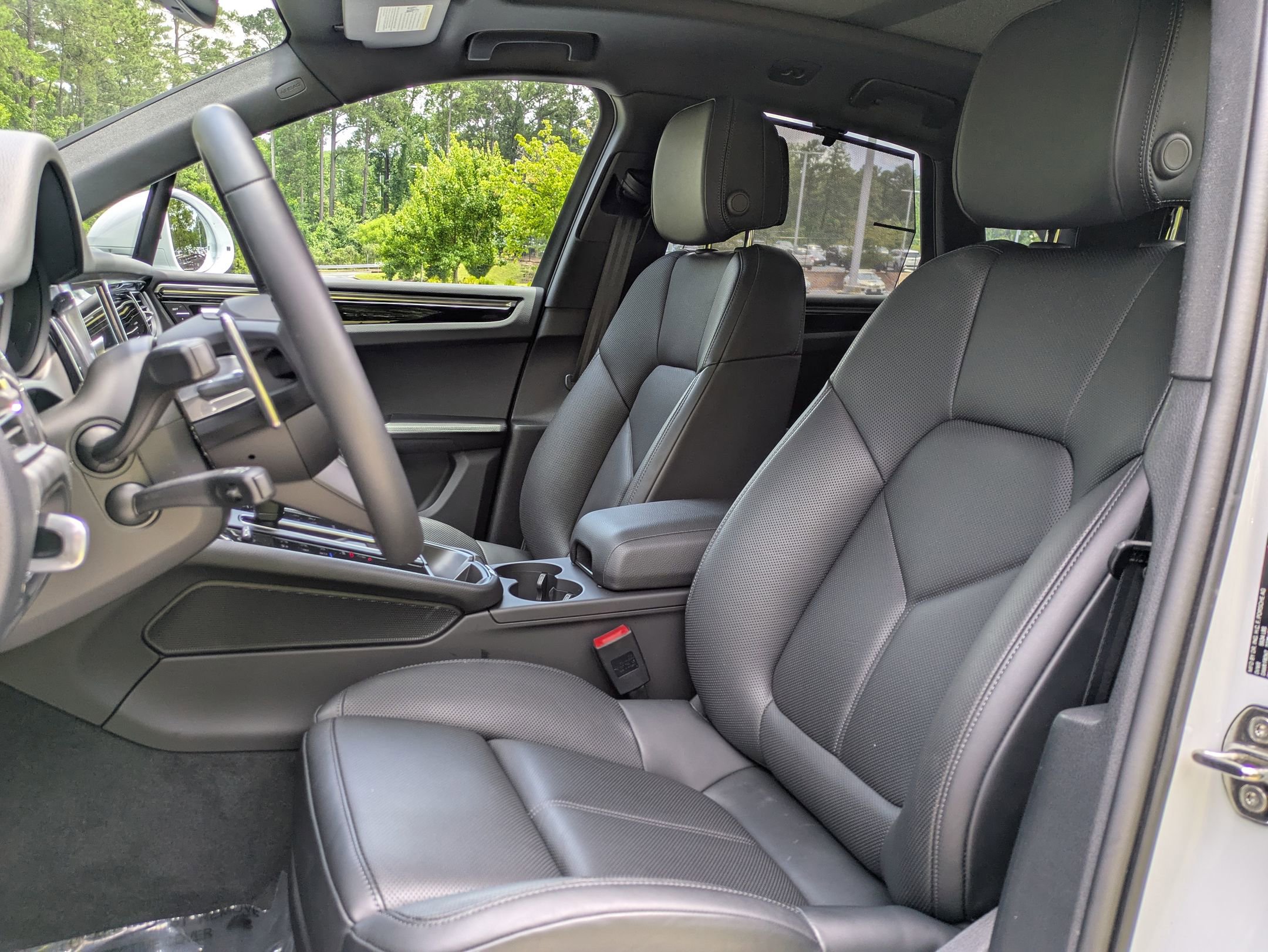 2024 Porsche Macan photo 4