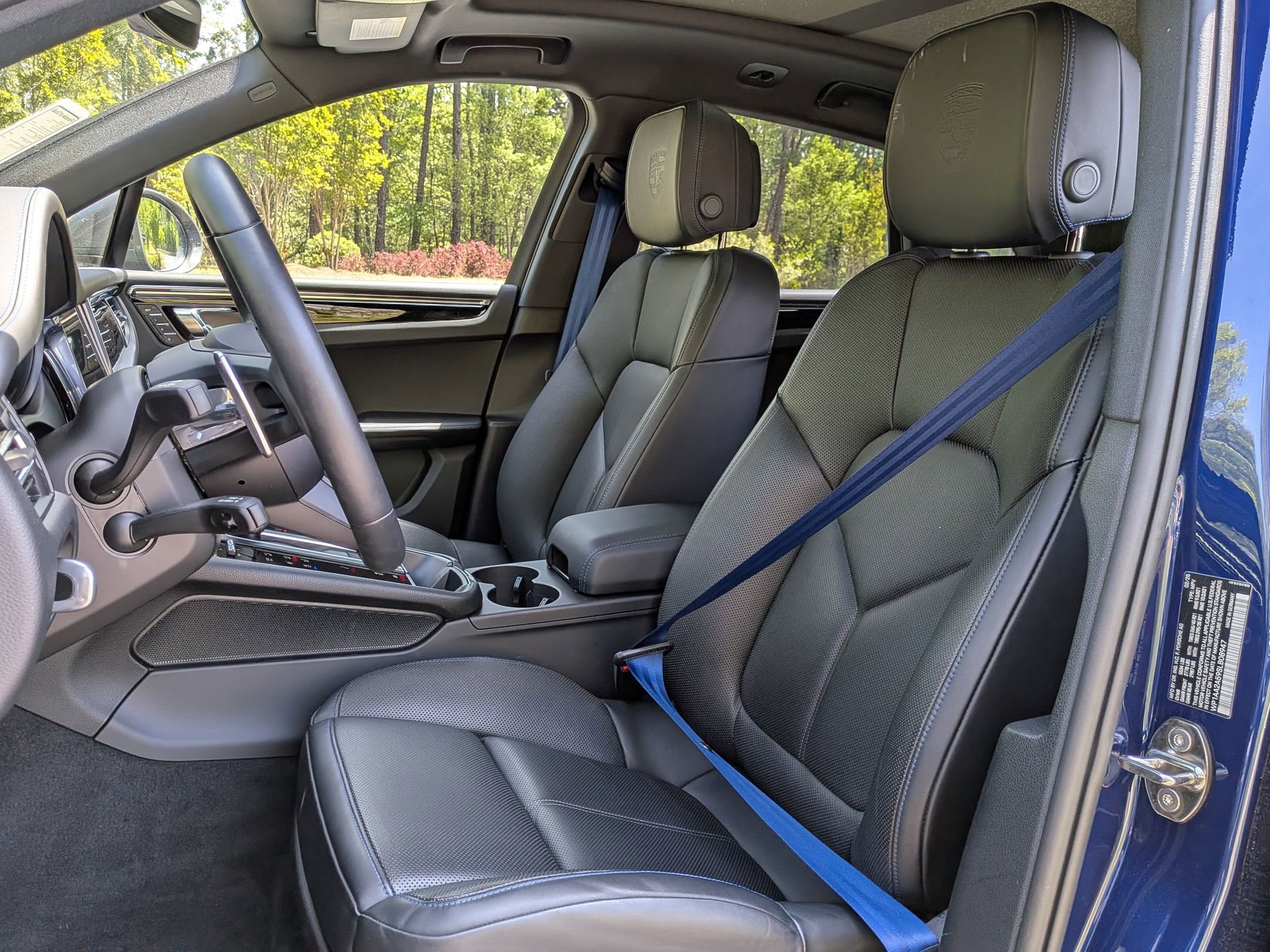 2025 Porsche Macan T photo 4