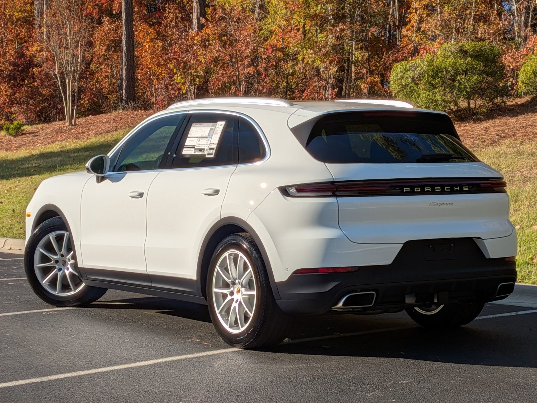 2026 Porsche Cayenne photo 2