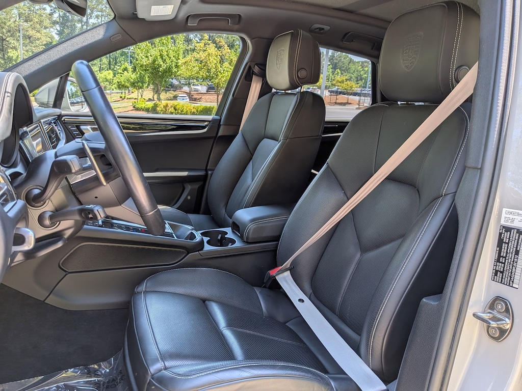 Certified 2023 Porsche Macan SUV