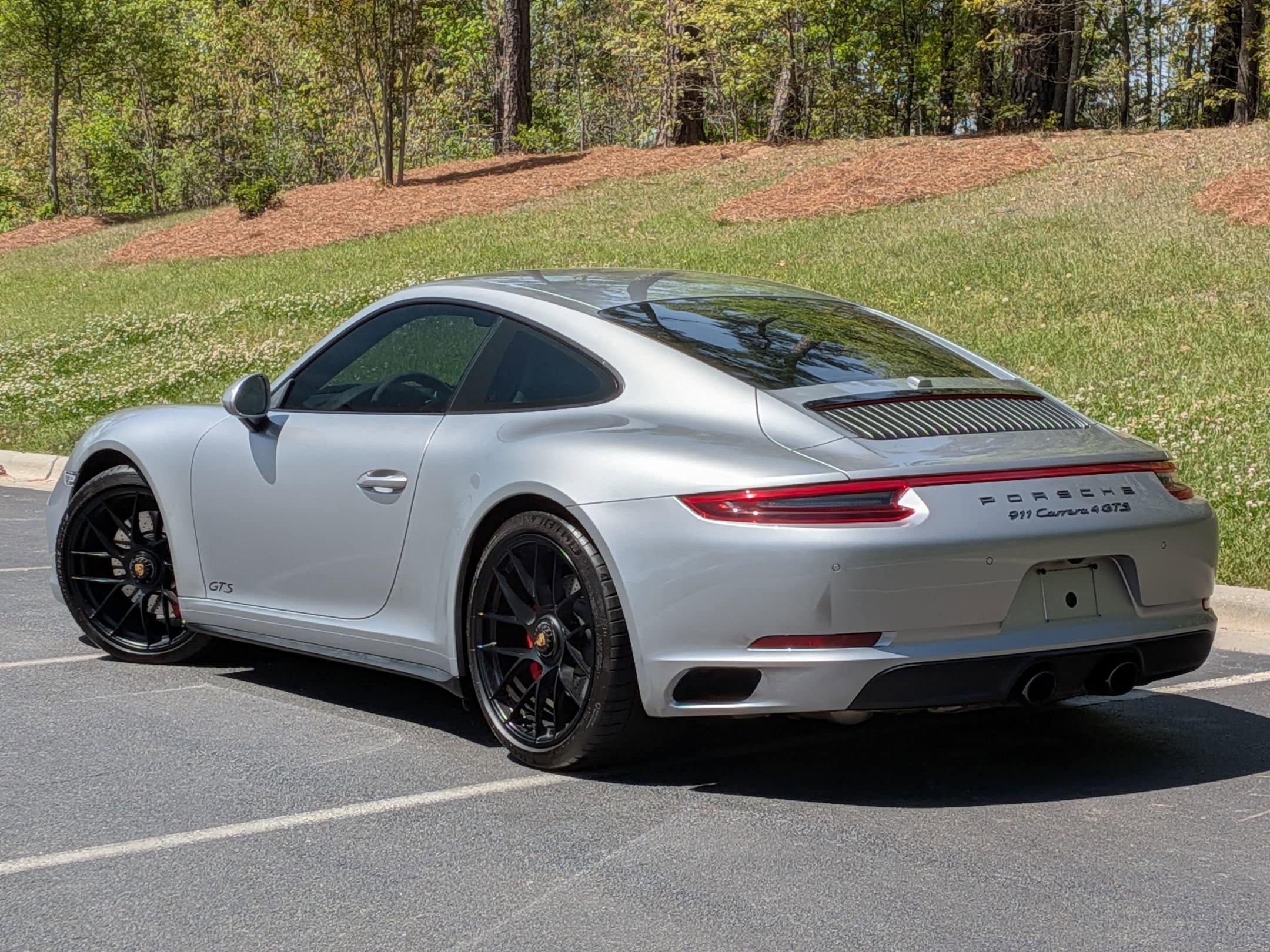 2019 Porsche 911 Carrera 4 GTS photo 2