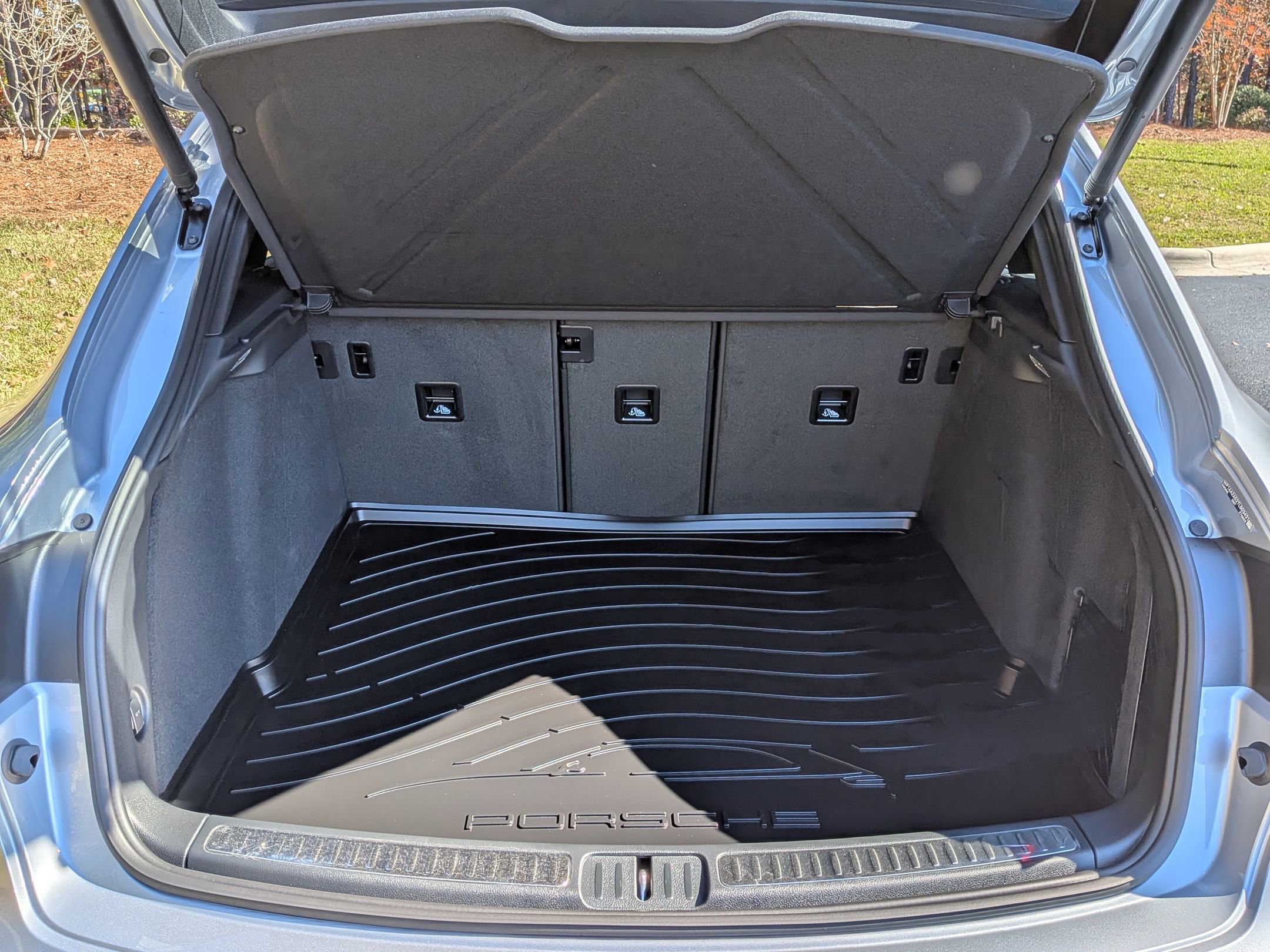 2026 Porsche Macan T - Photo 26