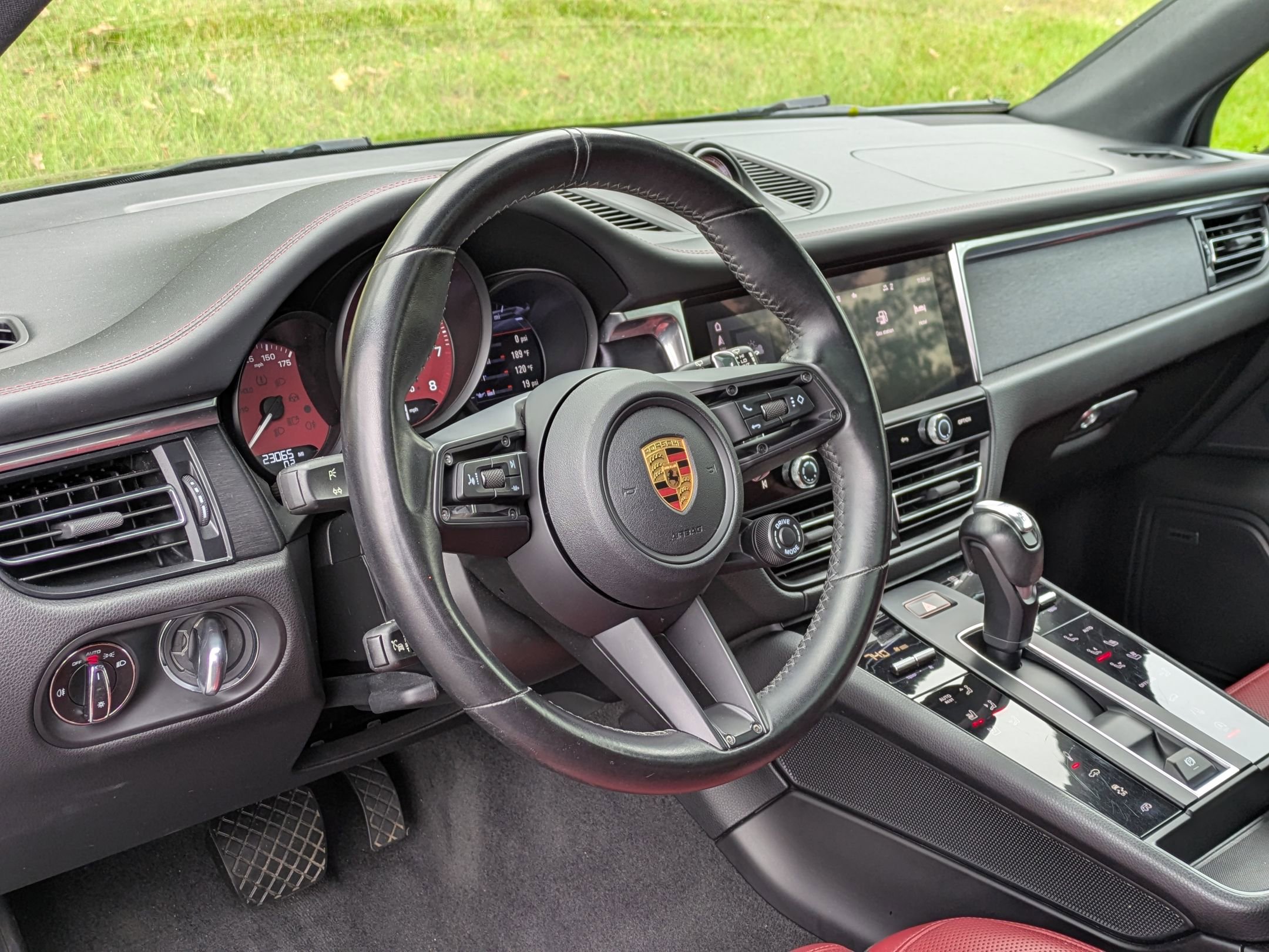 2023 Porsche Macan GTS photo 4