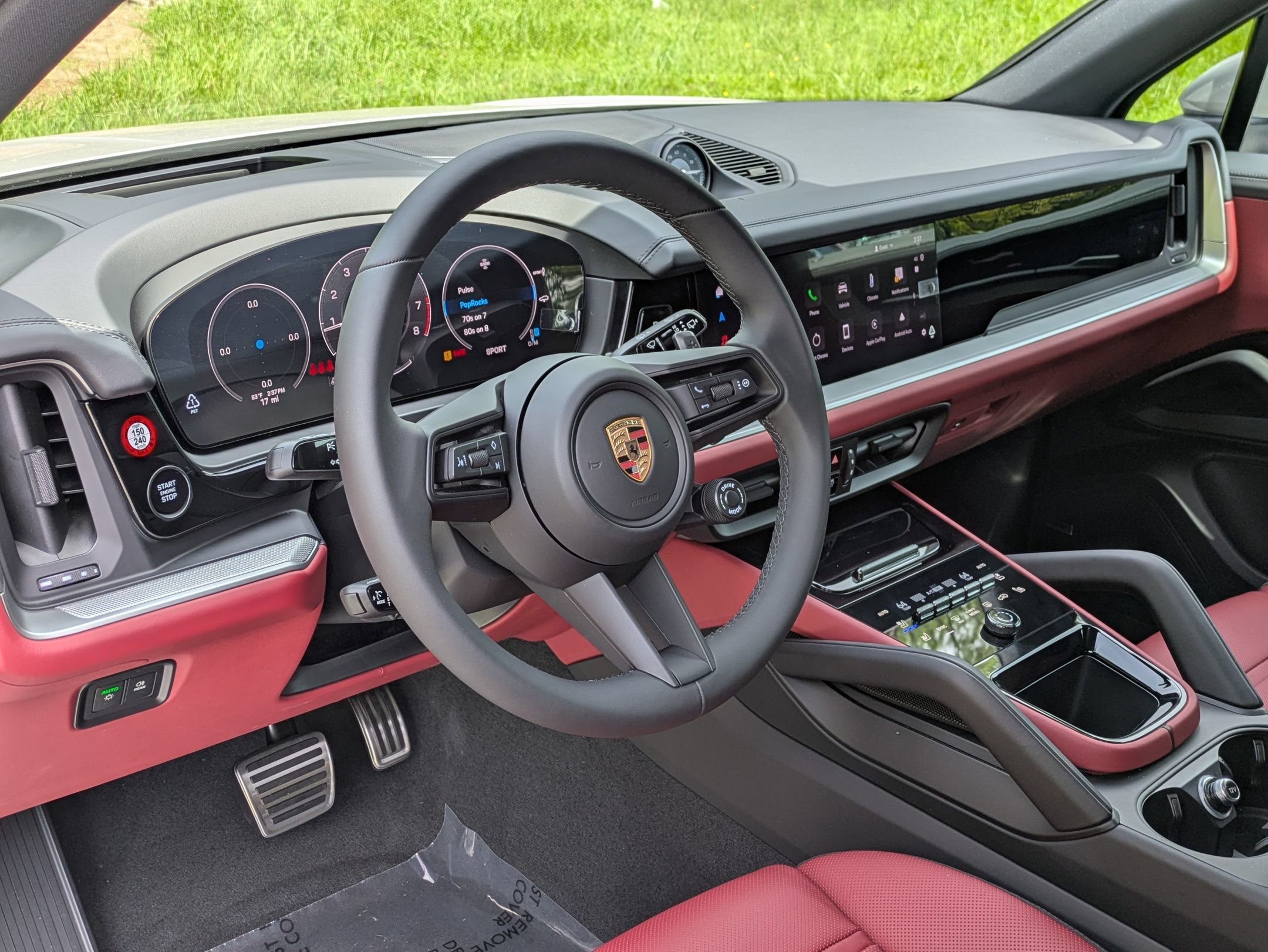2025 Porsche Cayenne S photo 4