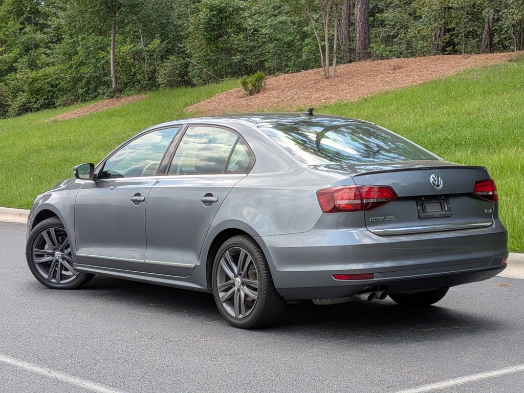 Used 2018 Volkswagen Jetta 1.8T SEL Sedan