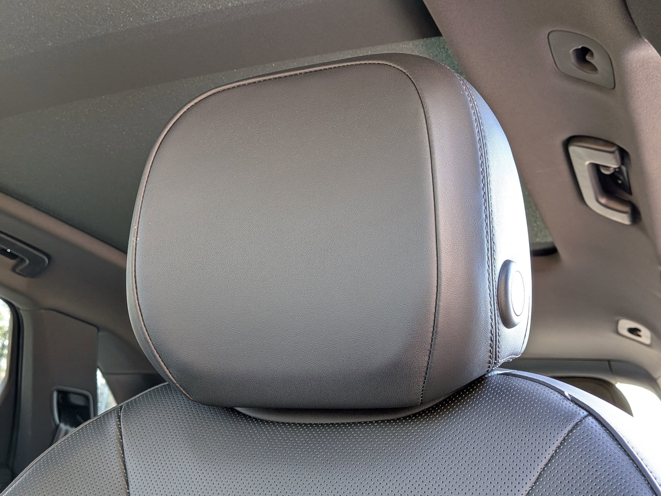 2025 Porsche Cayenne photo 5