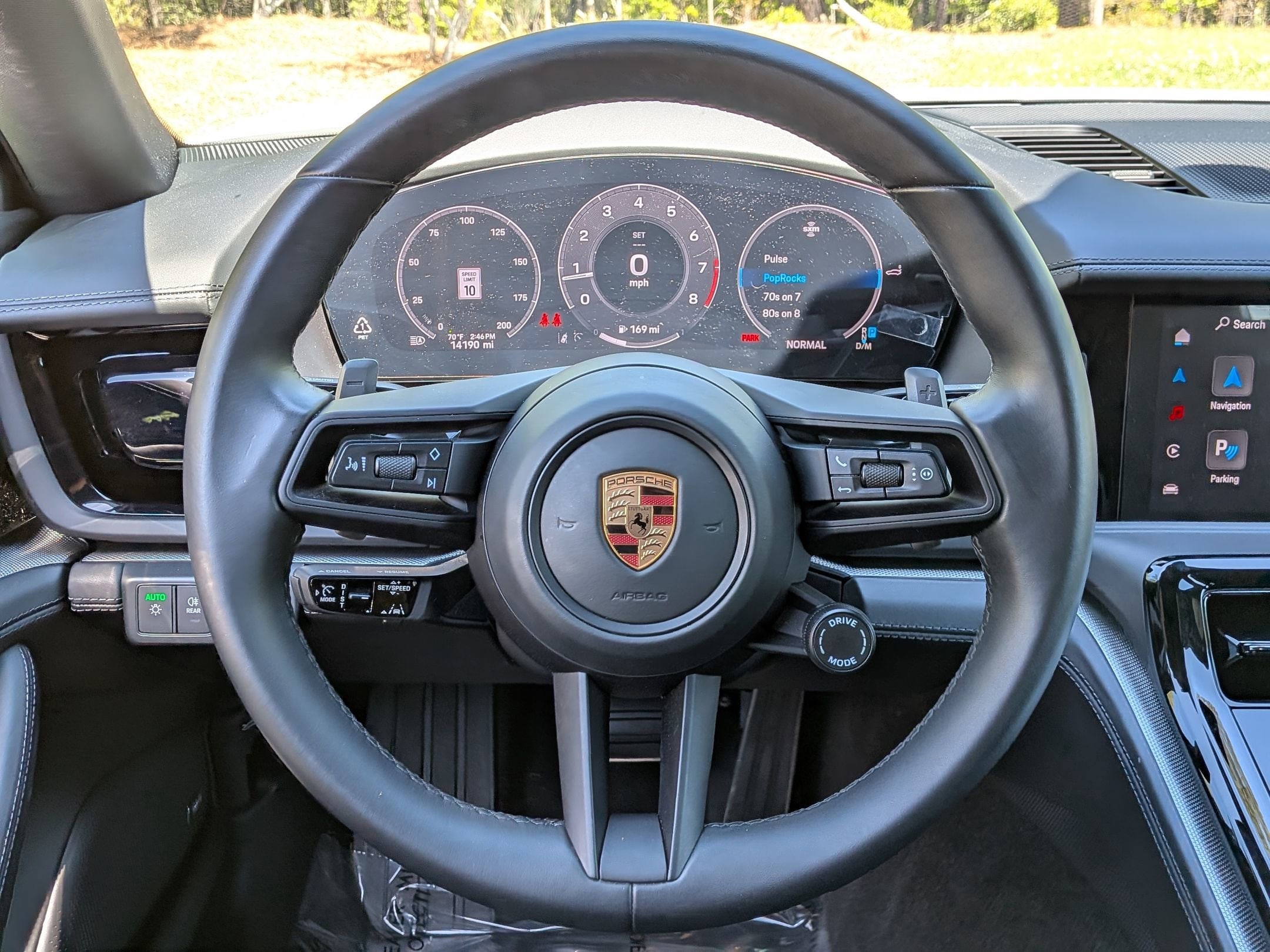 2024 Porsche Panamera photo 3