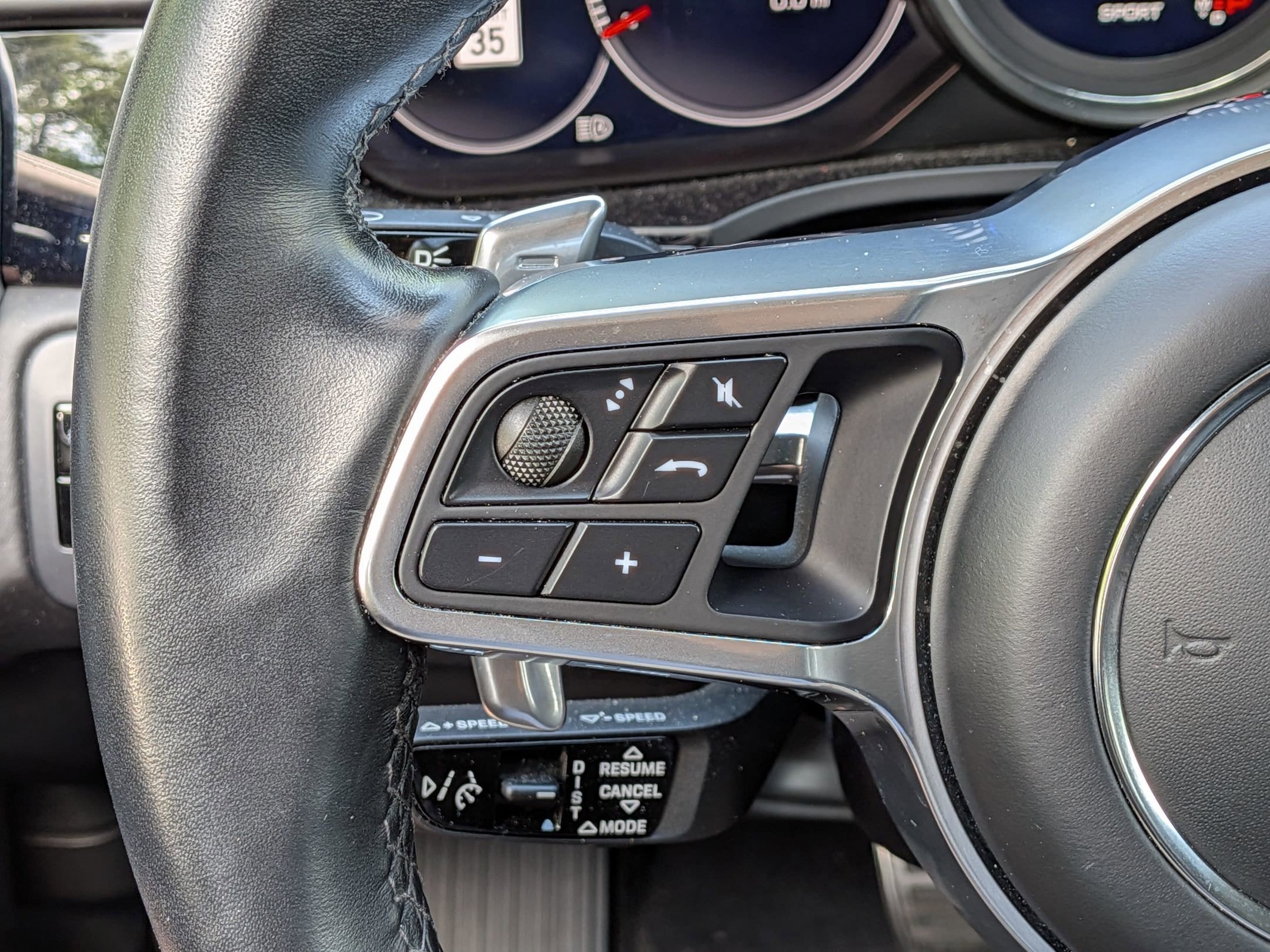 2021 Porsche Cayenne GTS photo 6
