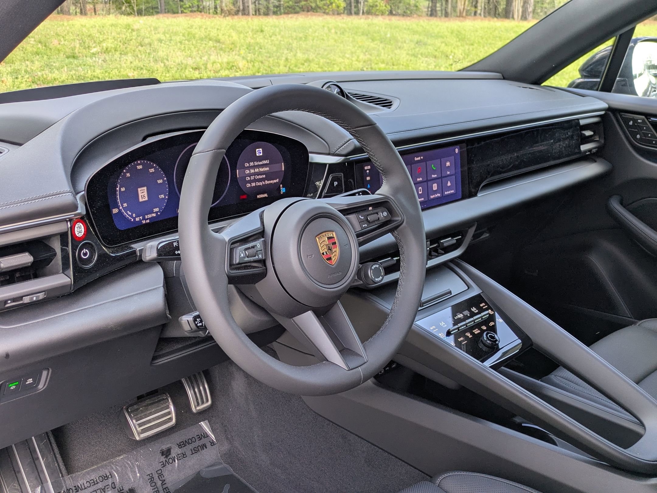 2025 Porsche Macan Electric photo 4