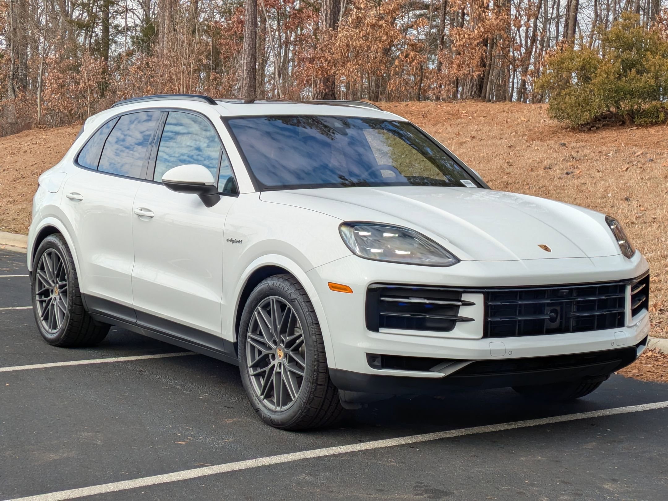 2024 Porsche Cayenne E-Hybrid photo 3