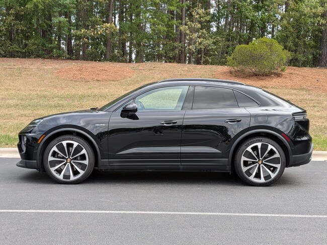 2025 Porsche Macan Electric 4S SUV